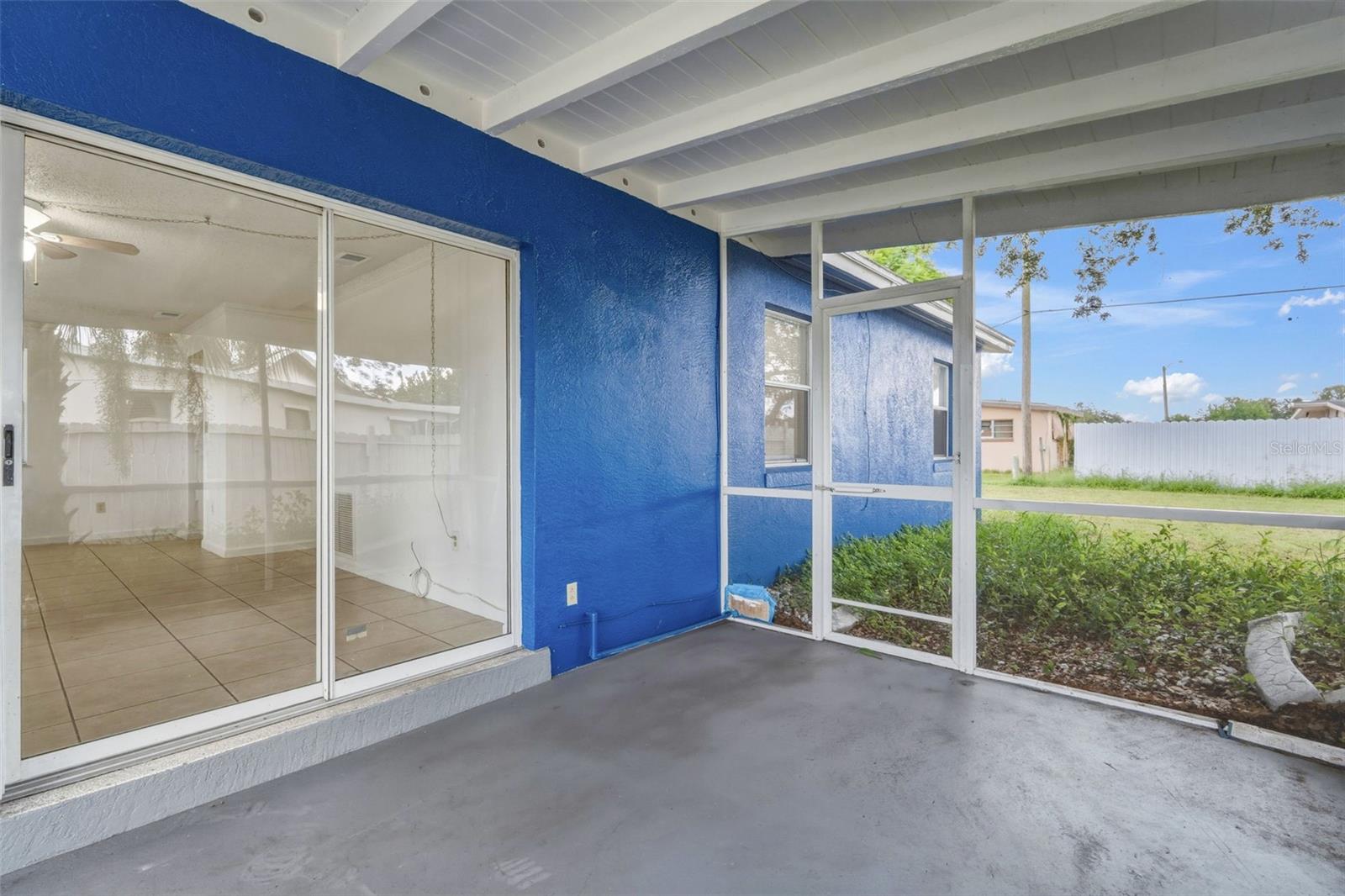 Spacious Covered Screened Lanai