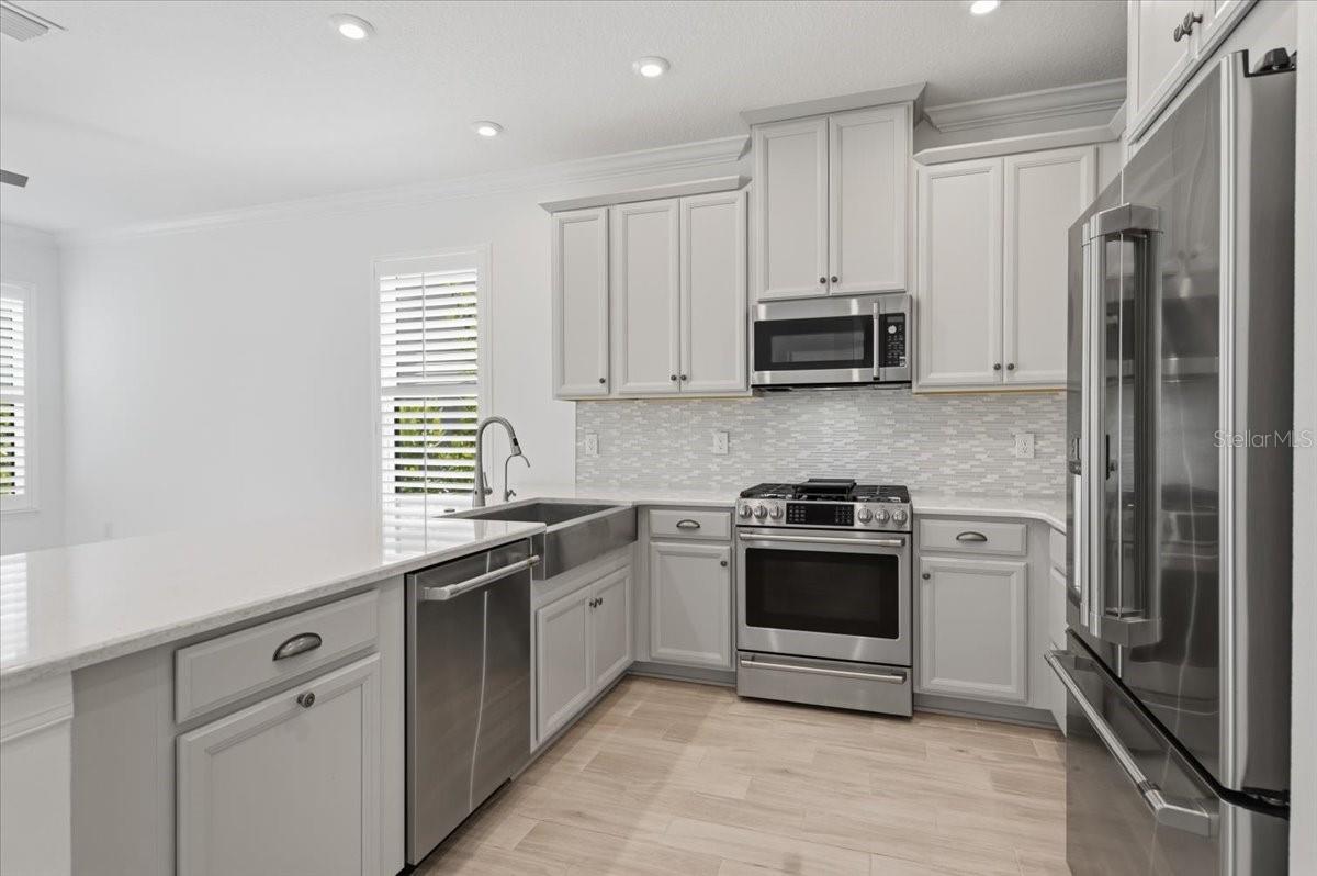 8370 Velda Trl, Sarasota, FL 34241 — photo 12 of 64