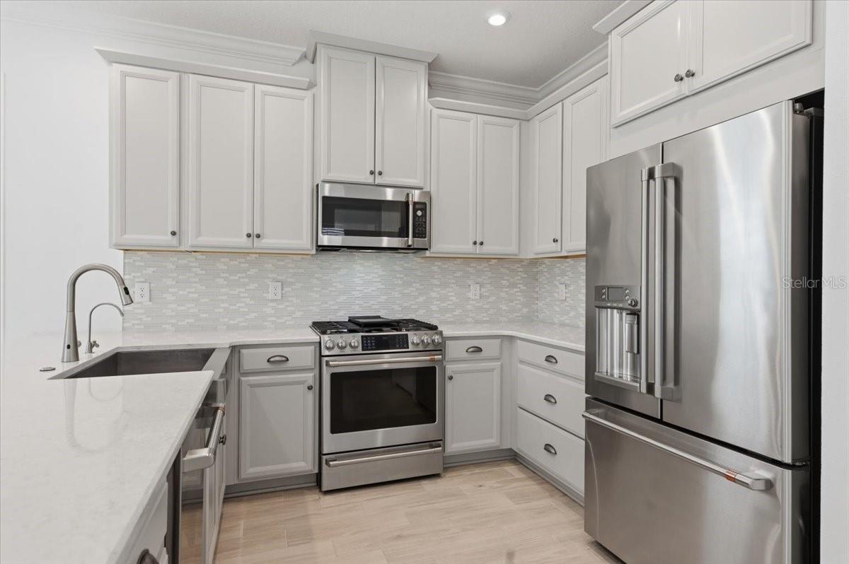 8370 Velda Trl, Sarasota, FL 34241 — photo 15 of 64