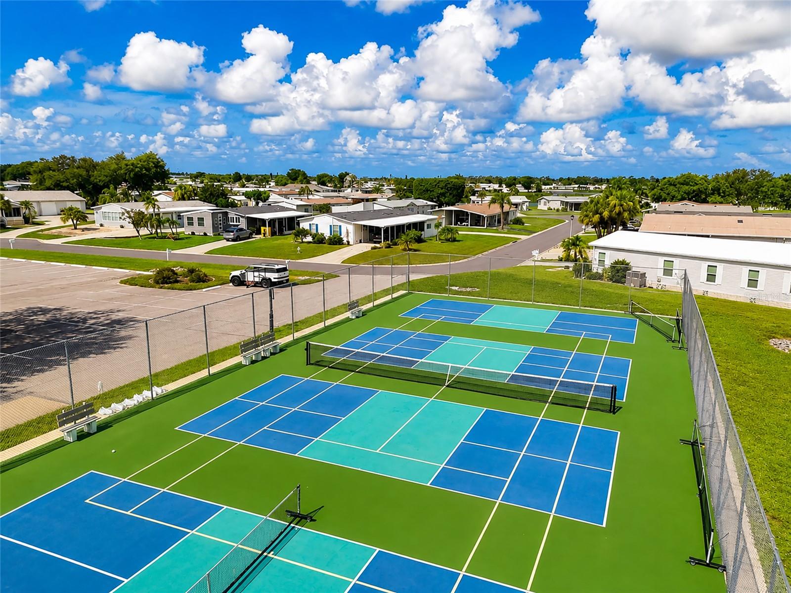Tennis Courts & Pickleball