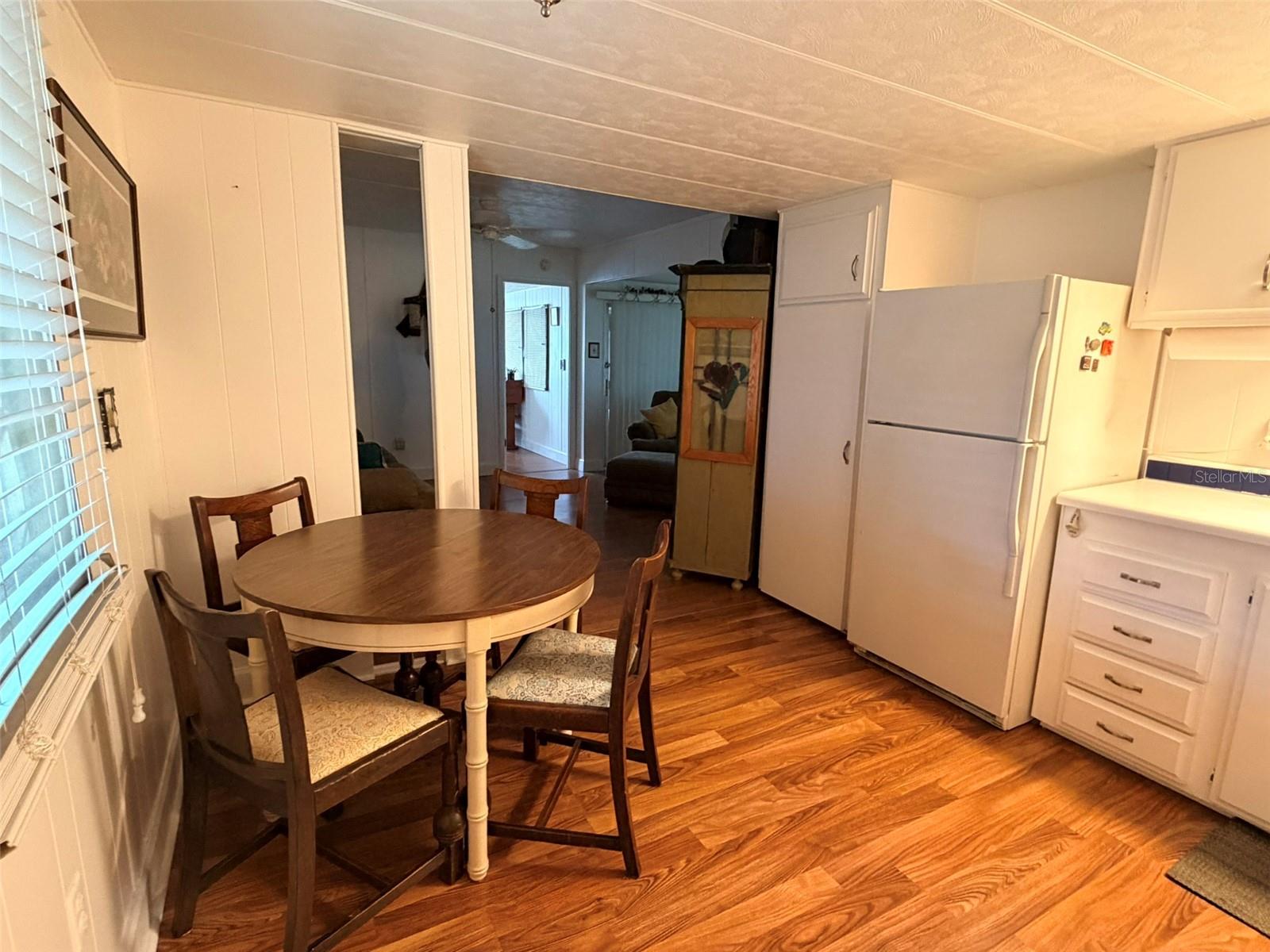 Kitchen/Table