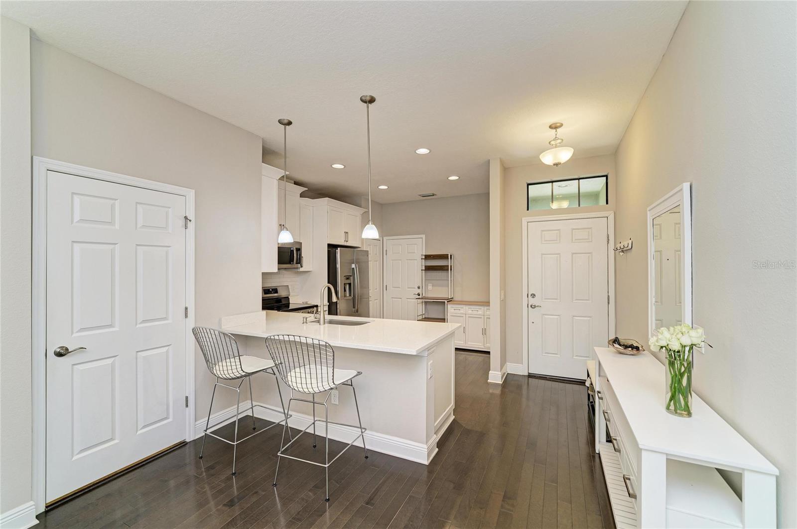 4991 Oarsman Ct, Sarasota, FL 34243 — photo 7 of 48