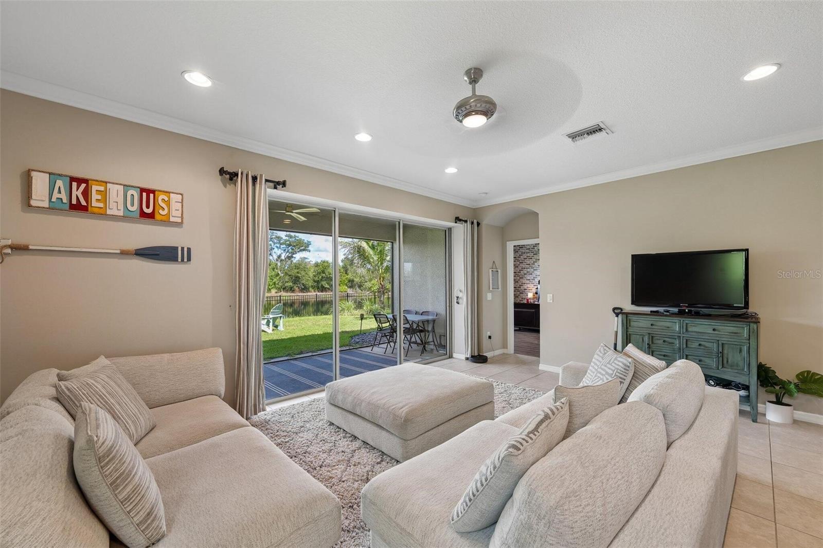 6145 Anise Dr, Sarasota, FL 34238 — photo 5 of 47