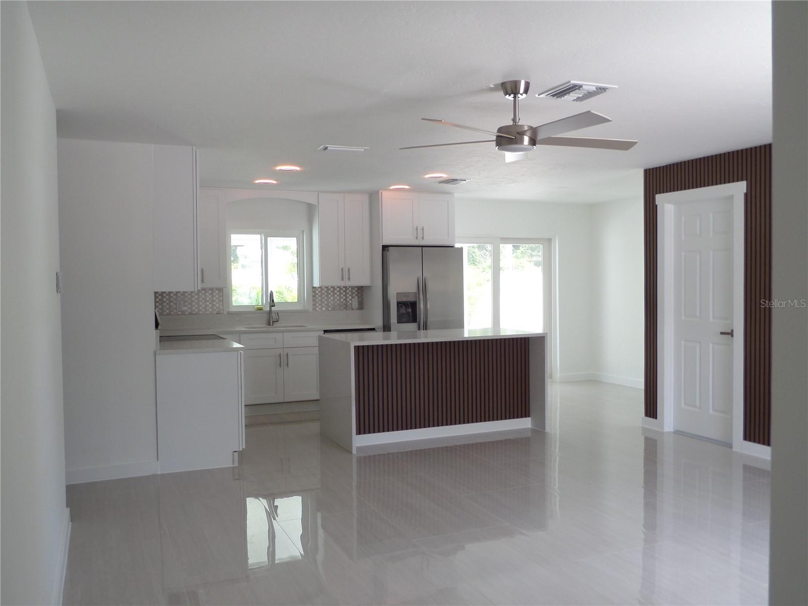 4925 Silk Oak Dr, Sarasota, FL 34232 — photo 2 of 50