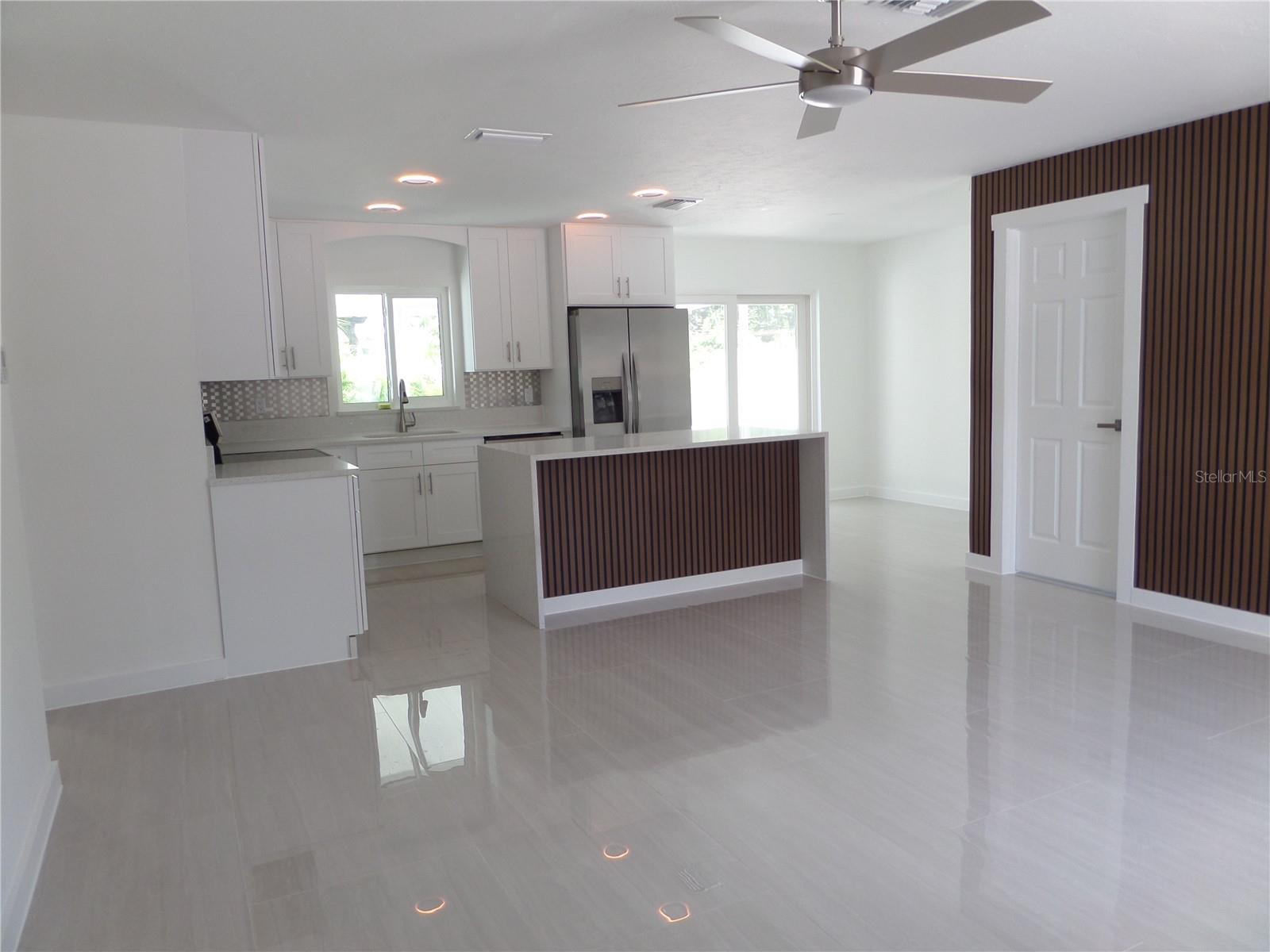4925 Silk Oak Dr, Sarasota, FL 34232 — photo 3 of 50