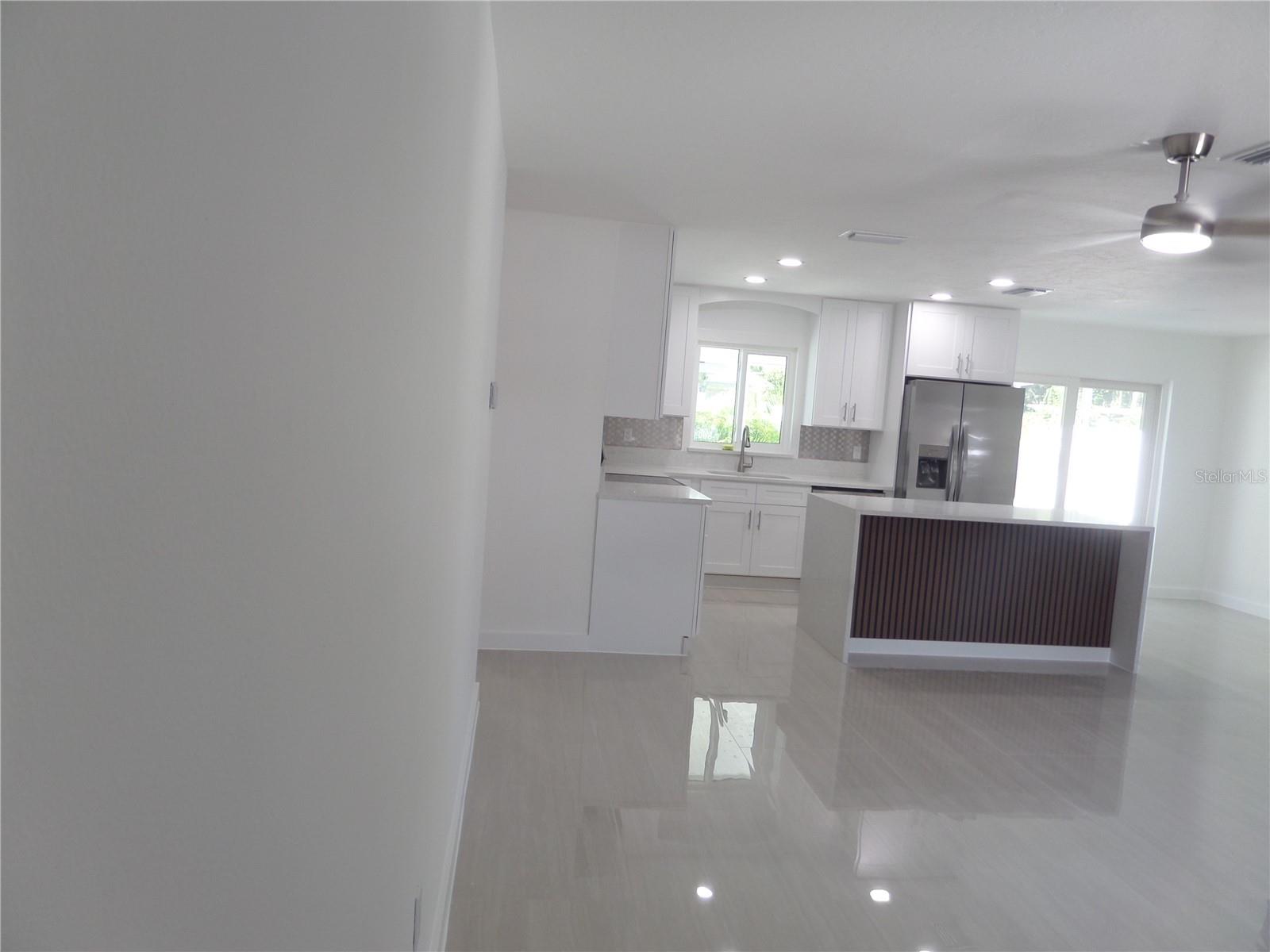 4925 Silk Oak Dr, Sarasota, FL 34232 — photo 10 of 50