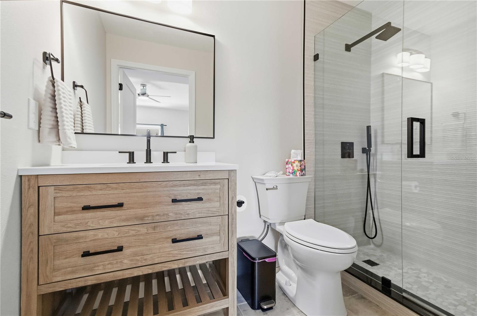 Primary en-suite Bathroom