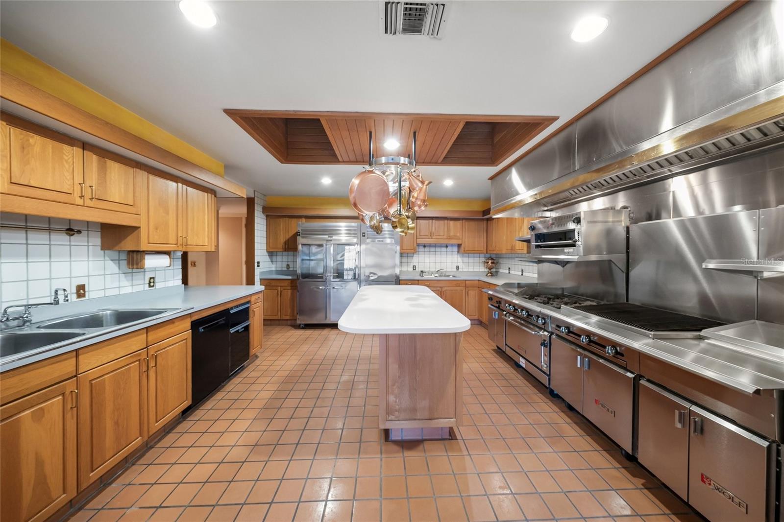 1136 N Lake Shore Dr, Sarasota, FL 34231 — photo 15 of 75
