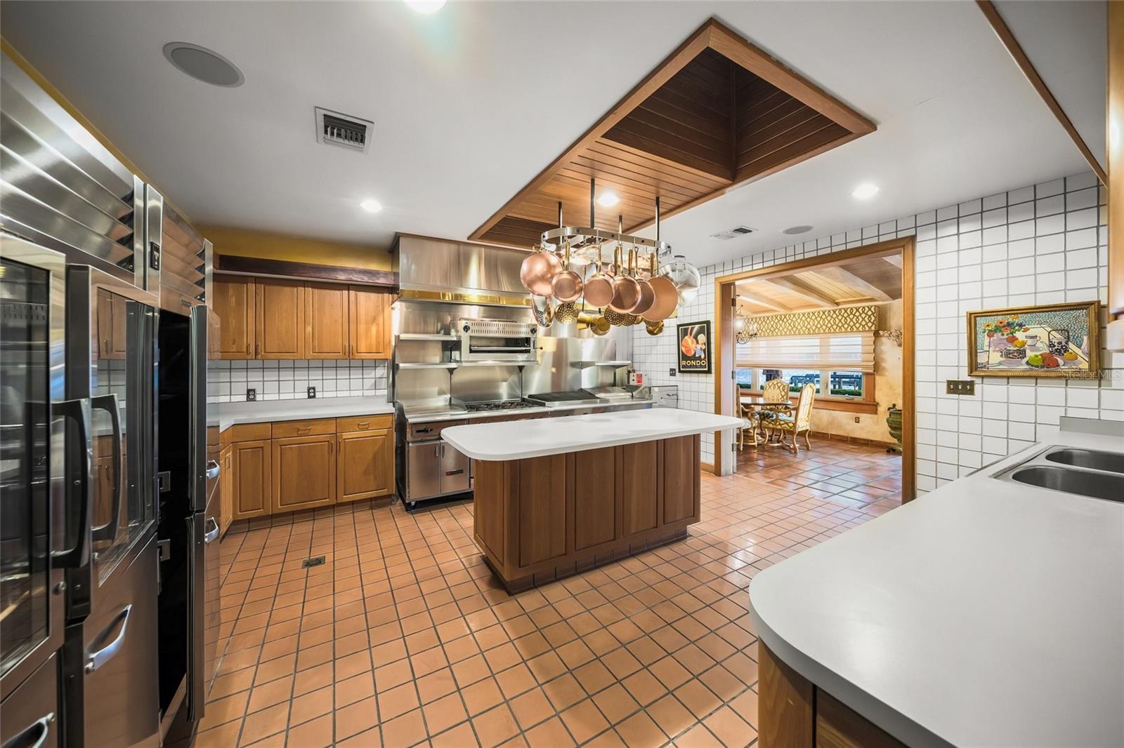 1136 N Lake Shore Dr, Sarasota, FL 34231 — photo 16 of 75