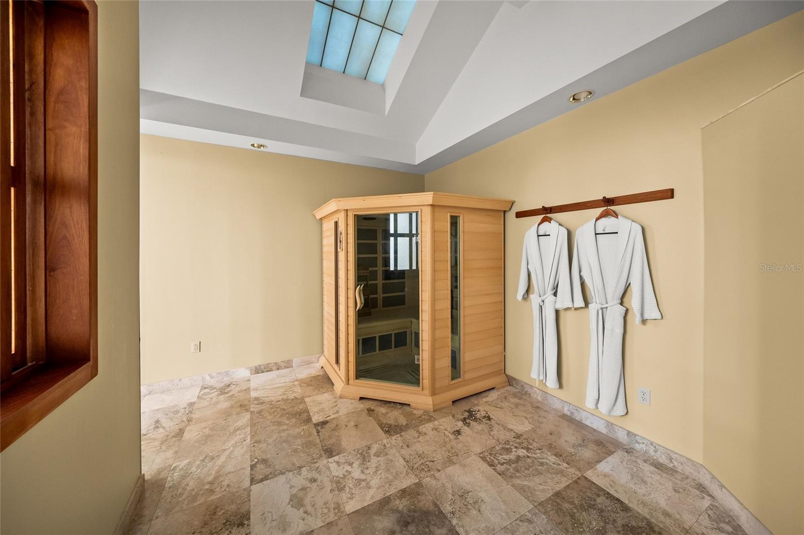 1136 N Lake Shore Dr, Sarasota, FL 34231 — photo 27 of 75