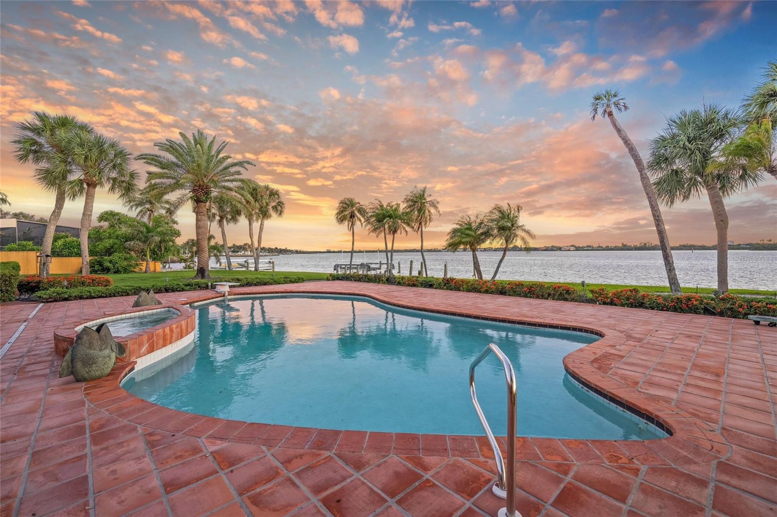 1136 N Lake Shore Dr, Sarasota, FL 34231 — photo 36 of 75