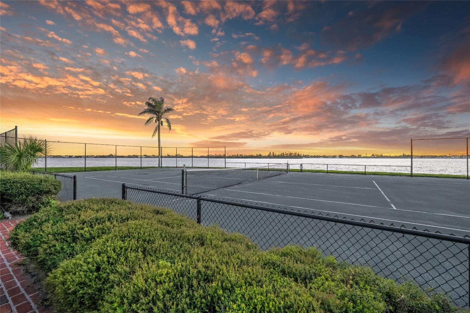1136 N Lake Shore Dr, Sarasota, FL 34231 — photo 37 of 75