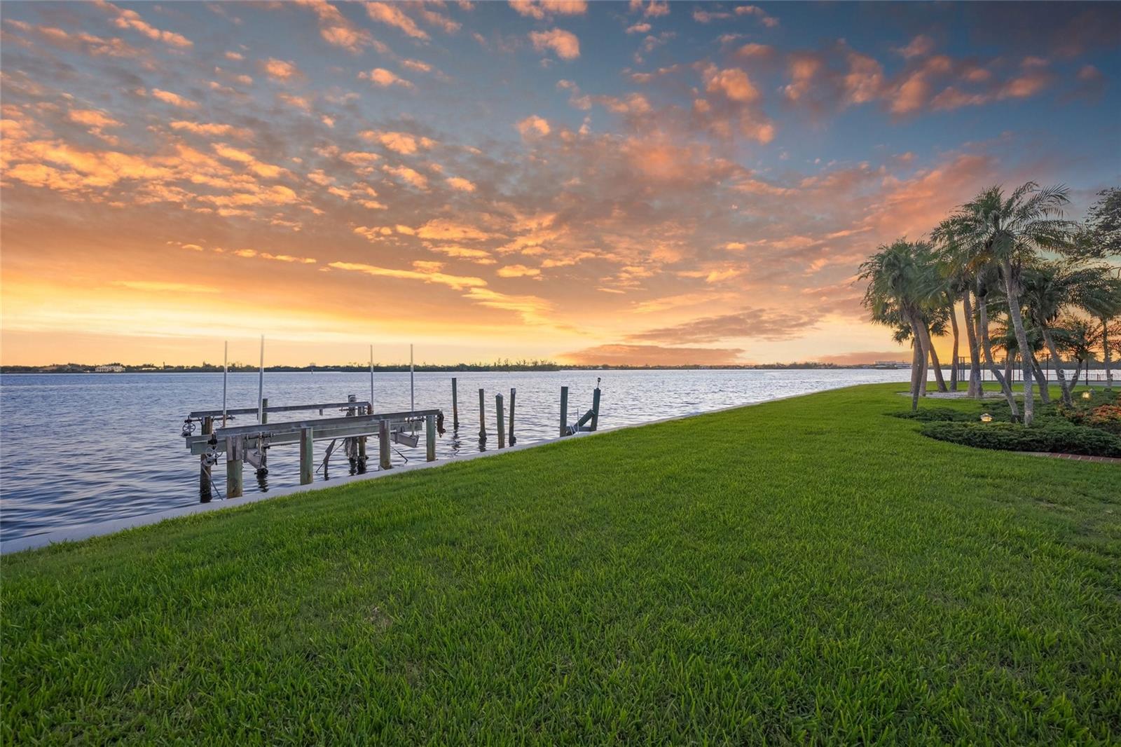 1136 N Lake Shore Dr, Sarasota, FL 34231 — photo 41 of 75