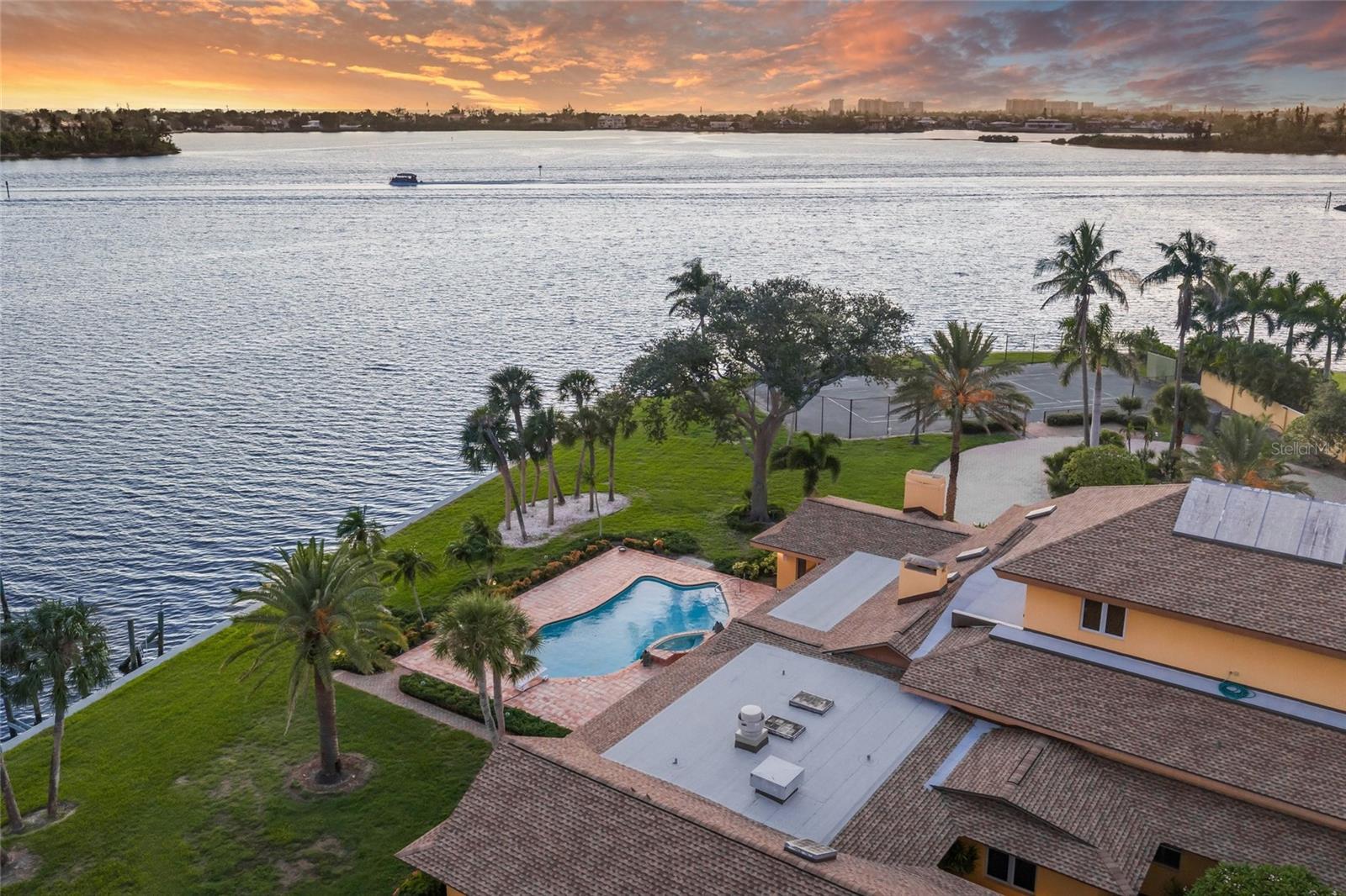 1136 N Lake Shore Dr, Sarasota, FL 34231 — photo 45 of 75
