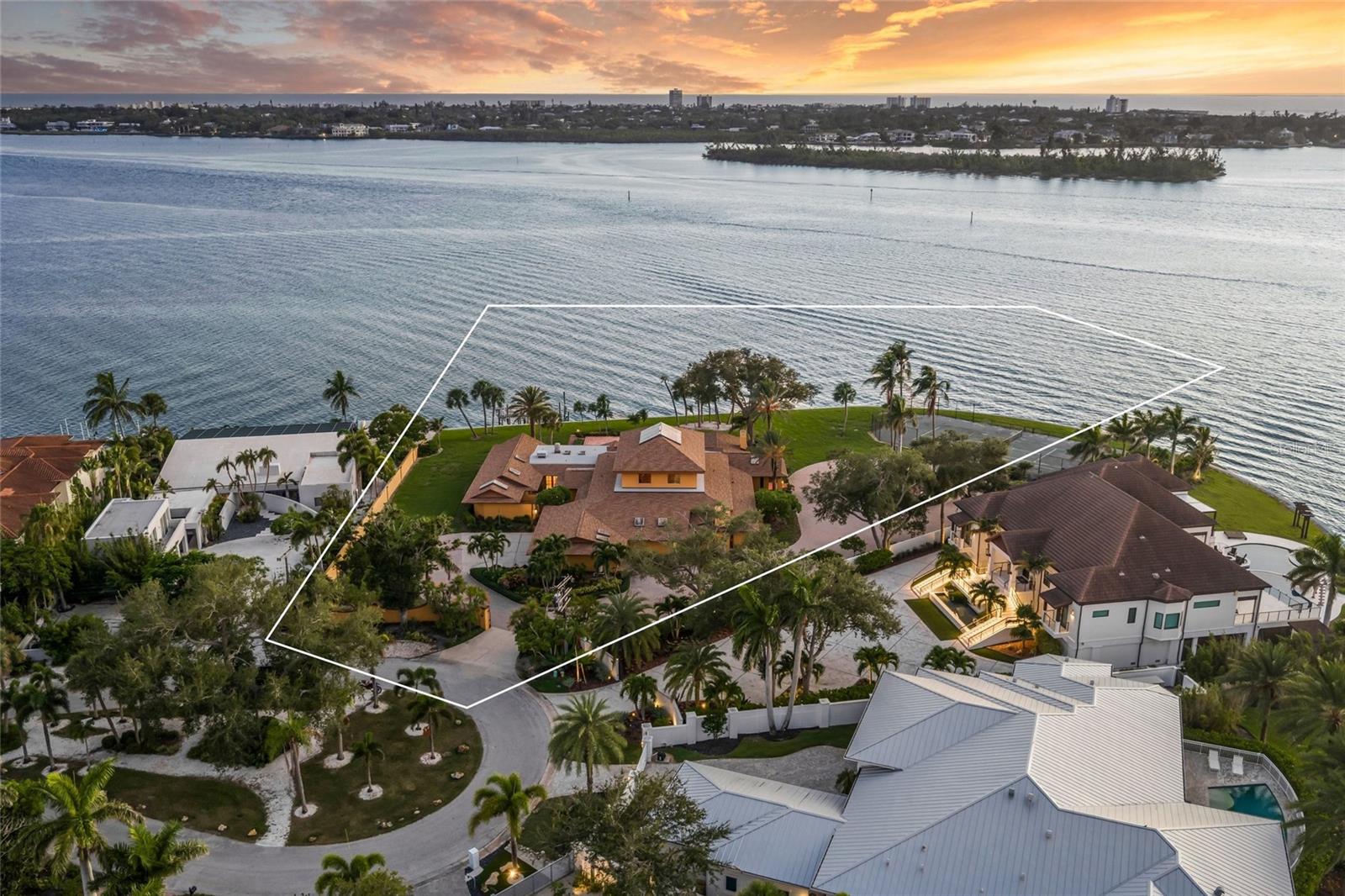 1136 N Lake Shore Dr, Sarasota, FL 34231 — photo 53 of 75