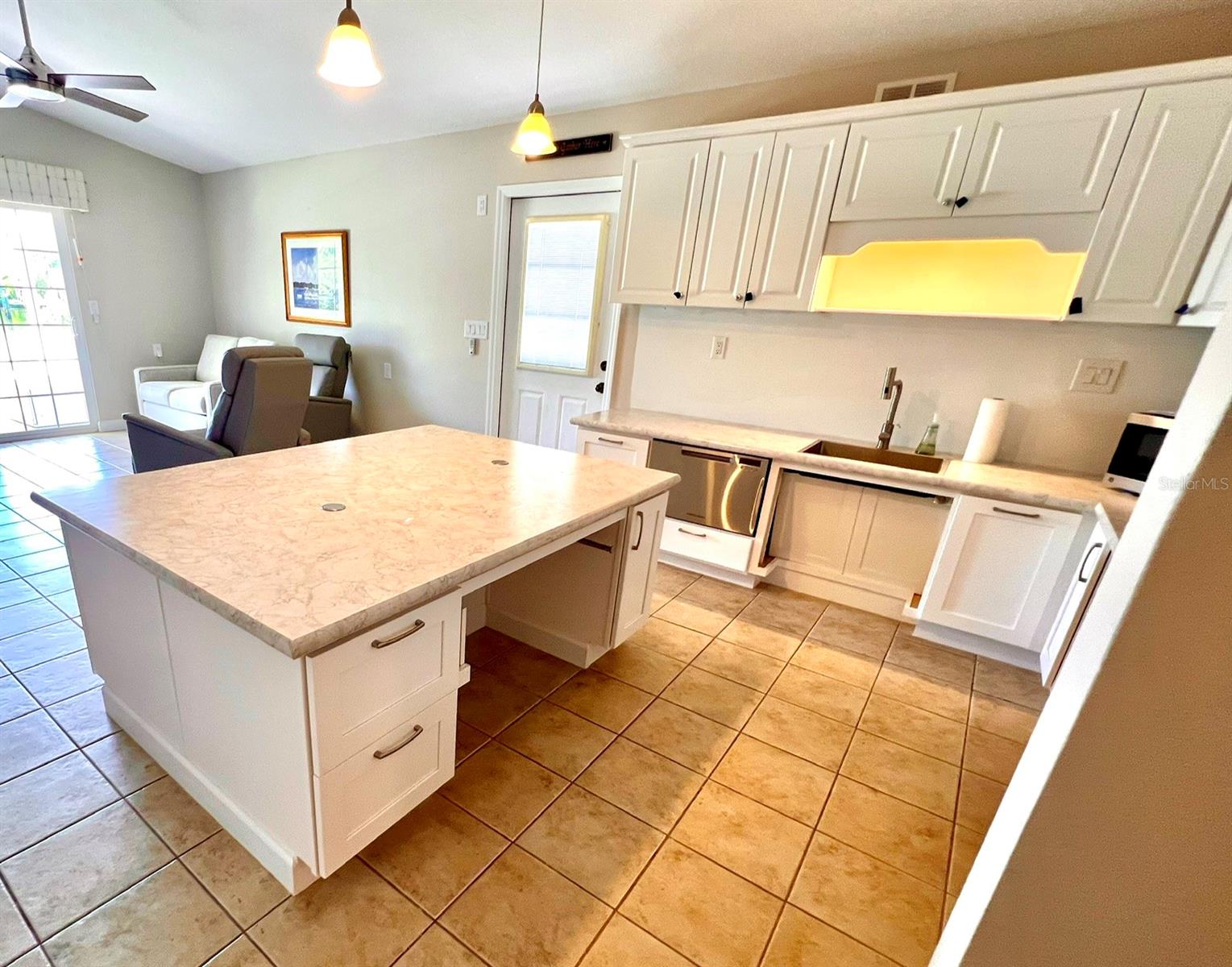 47-49 Hatchett Creek Rd, Venice, FL 34285 — photo 8 of 40