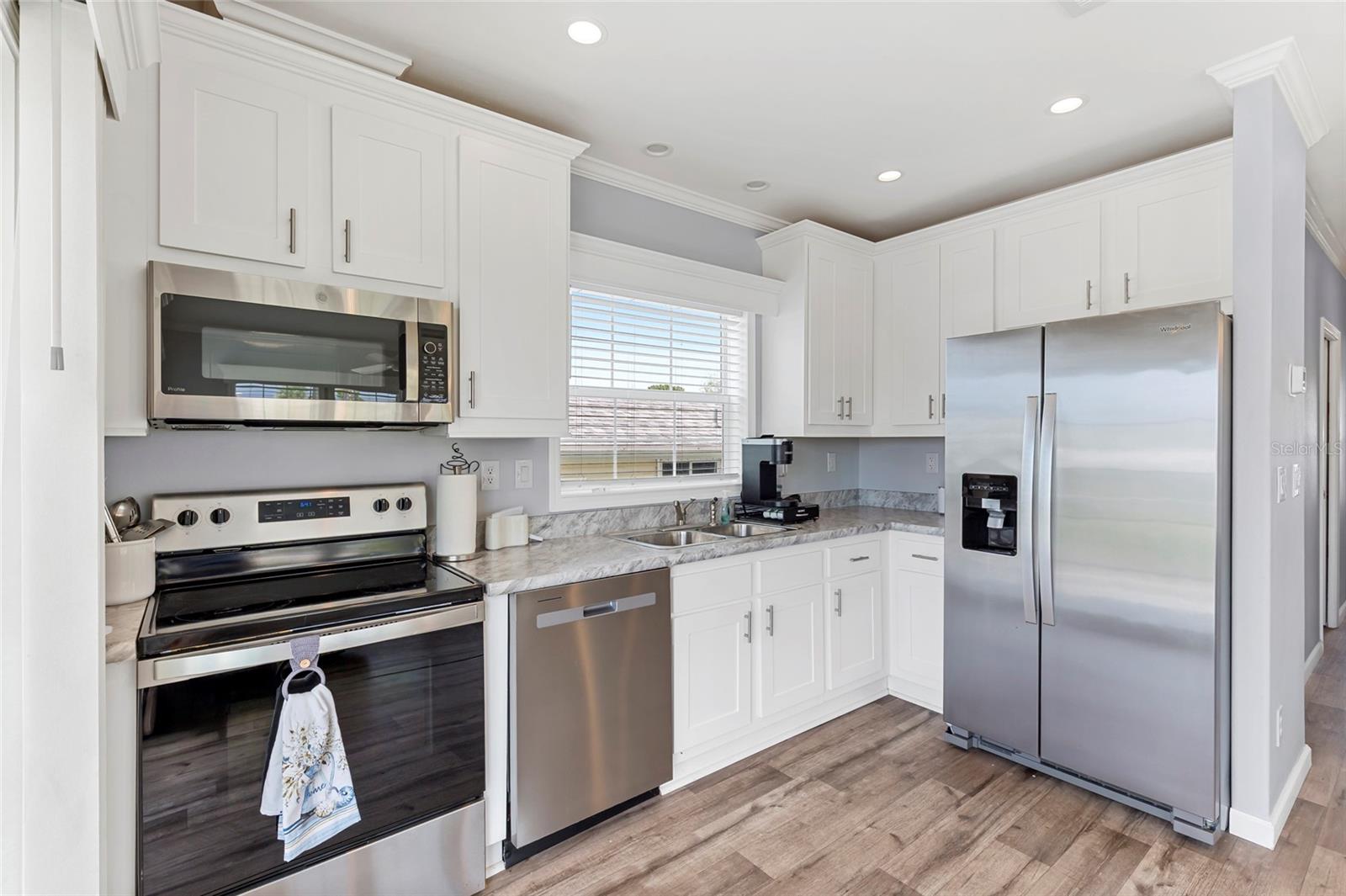 44 Crown Point Dr, Nokomis, FL 34275 — photo 14 of 52