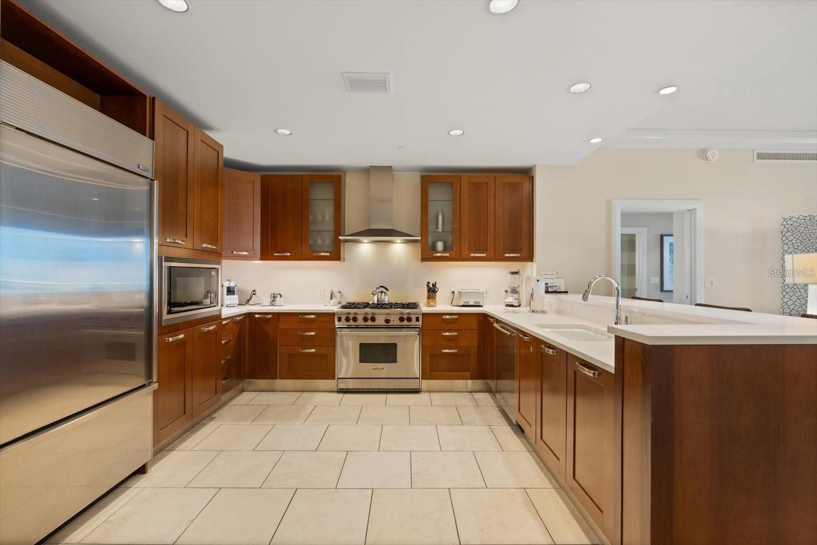 915 Seaside Dr #405, Weeks 22-23, Sarasota, FL 34242 — photo 5 of 71