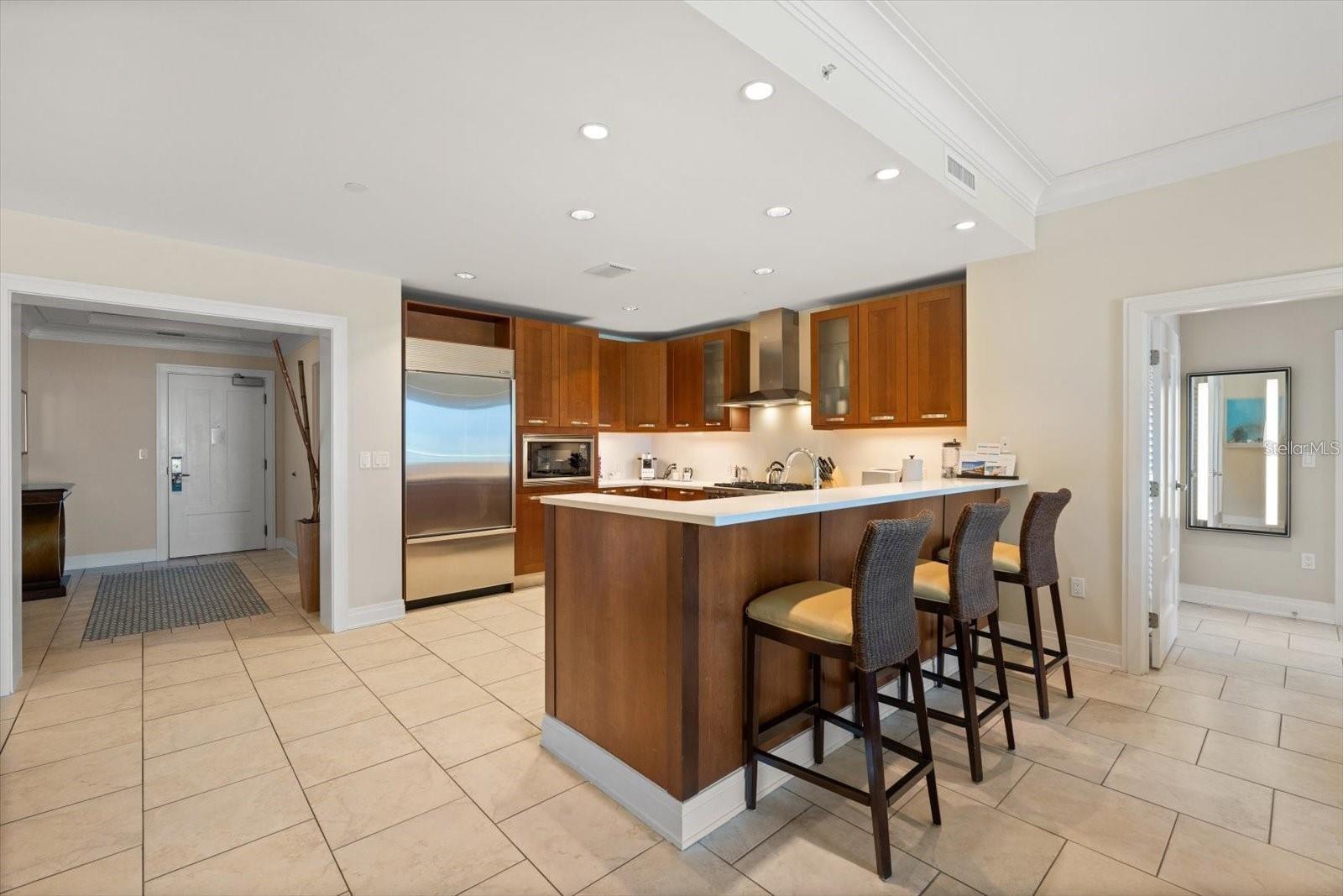 915 Seaside Dr #405, Weeks 22-23, Sarasota, FL 34242 — photo 9 of 71