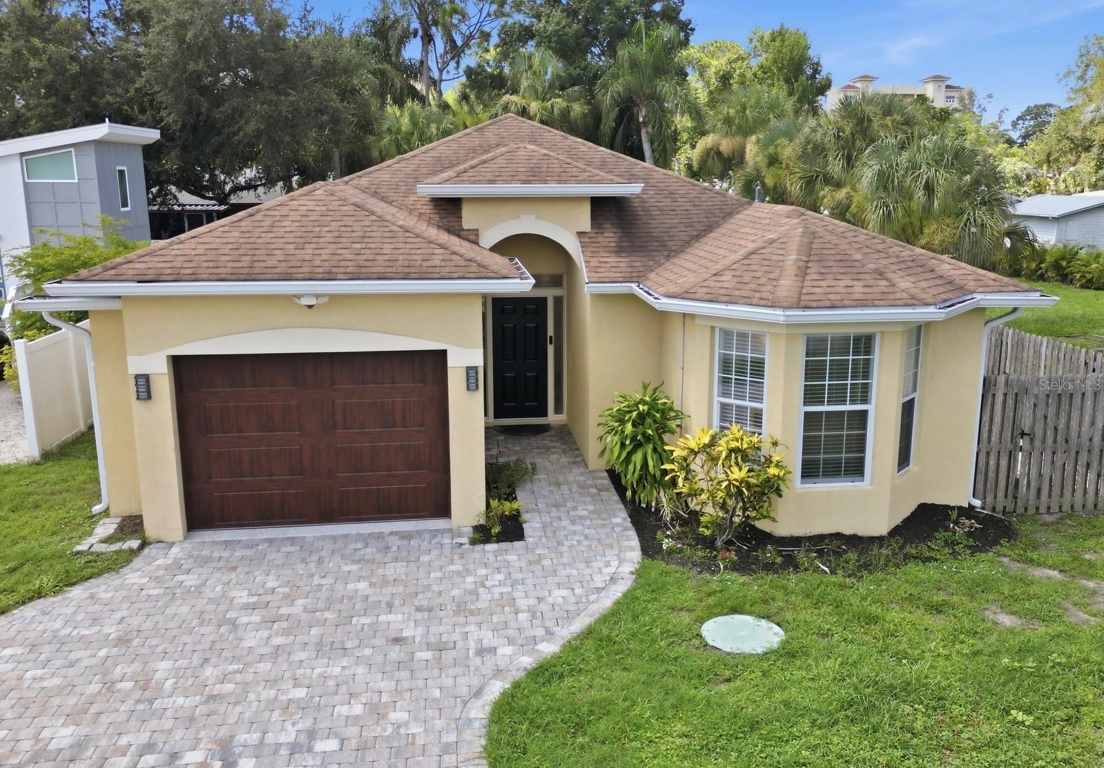 1816 Rita St, Sarasota, FL 34231 — photo 1 of 37