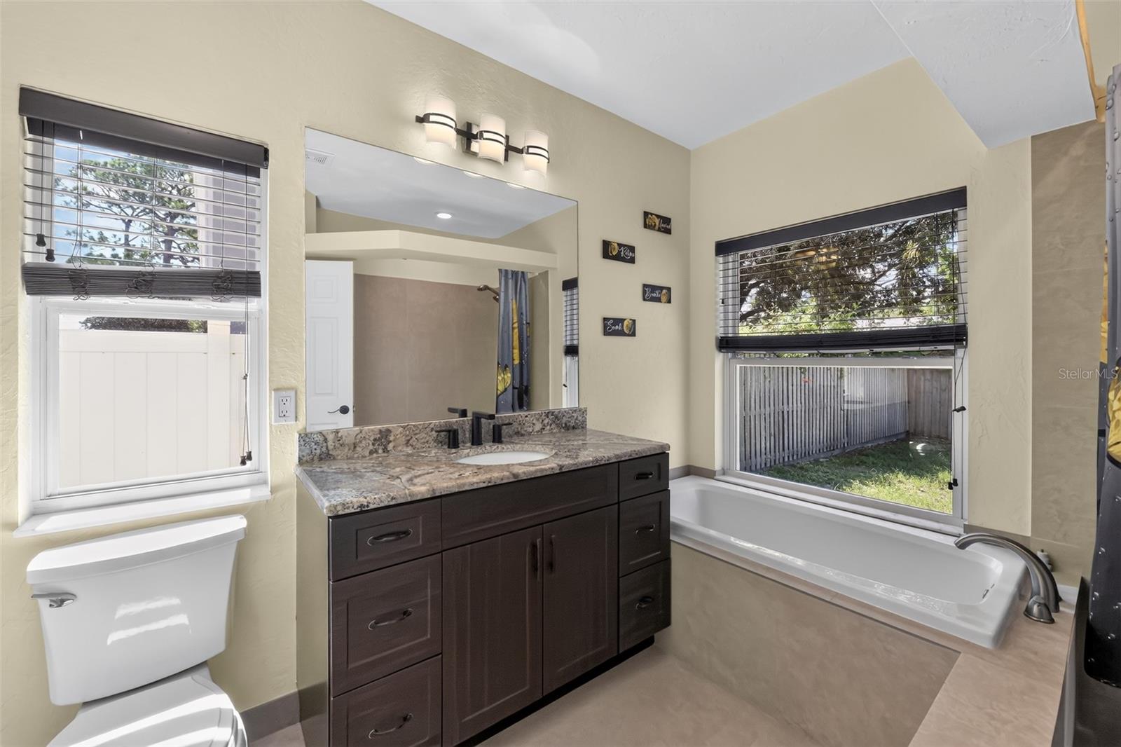 1816 Rita St, Sarasota, FL 34231 — photo 15 of 37