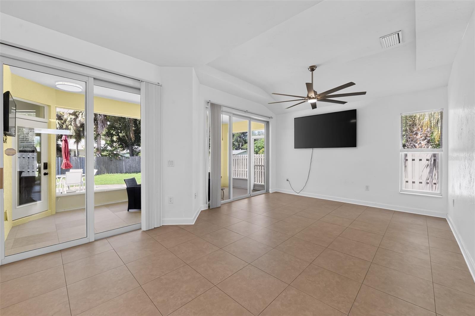 1816 Rita St, Sarasota, FL 34231 — photo 18 of 37