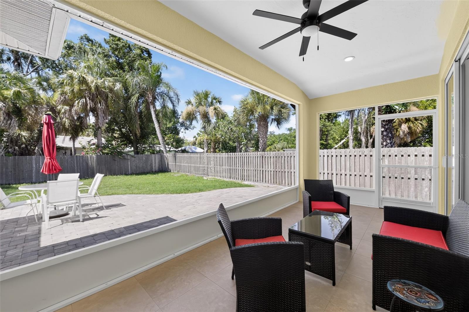 1816 Rita St, Sarasota, FL 34231 — photo 4 of 37
