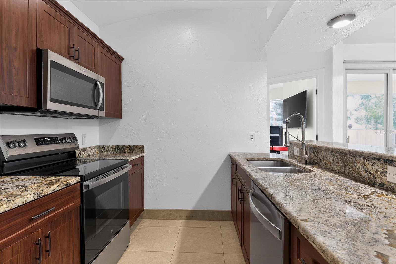1816 Rita St, Sarasota, FL 34231 — photo 6 of 37