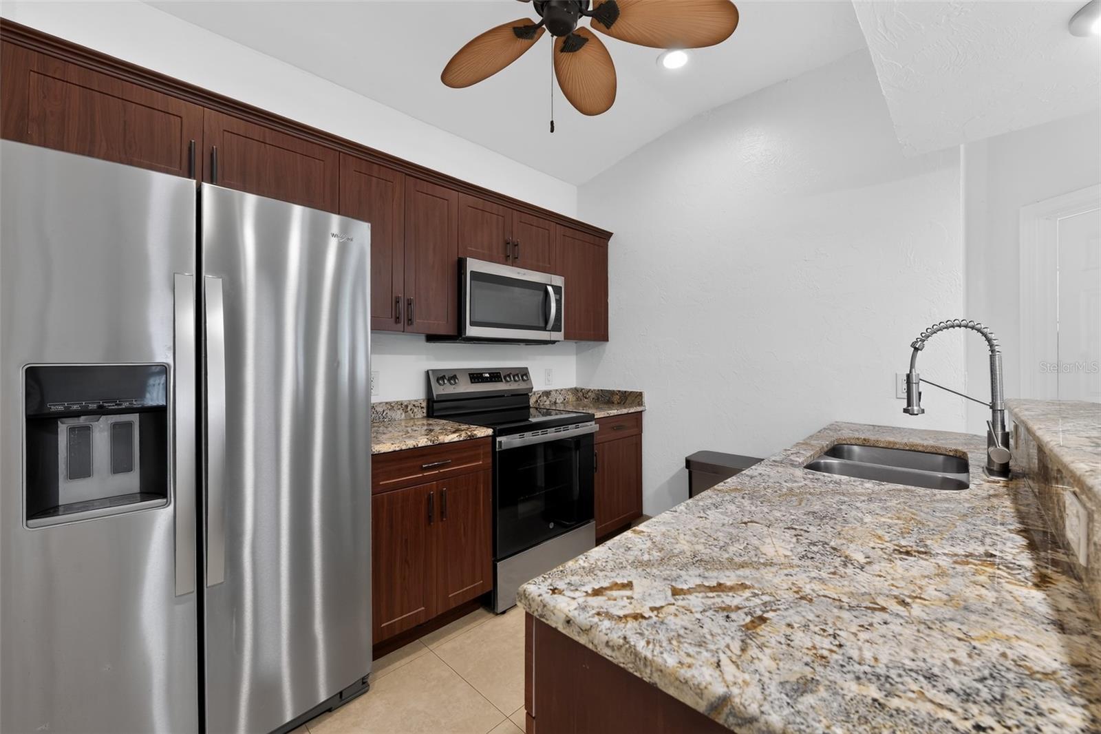 1816 Rita St, Sarasota, FL 34231 — photo 7 of 37