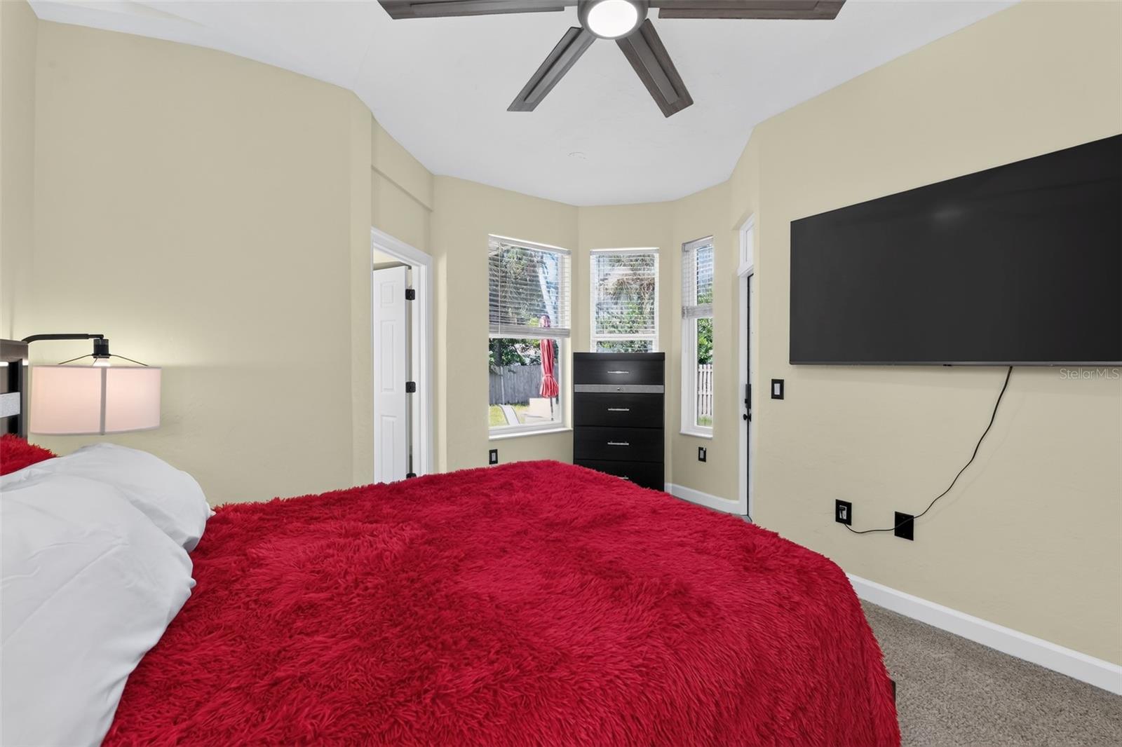 1816 Rita St, Sarasota, FL 34231 — photo 10 of 37