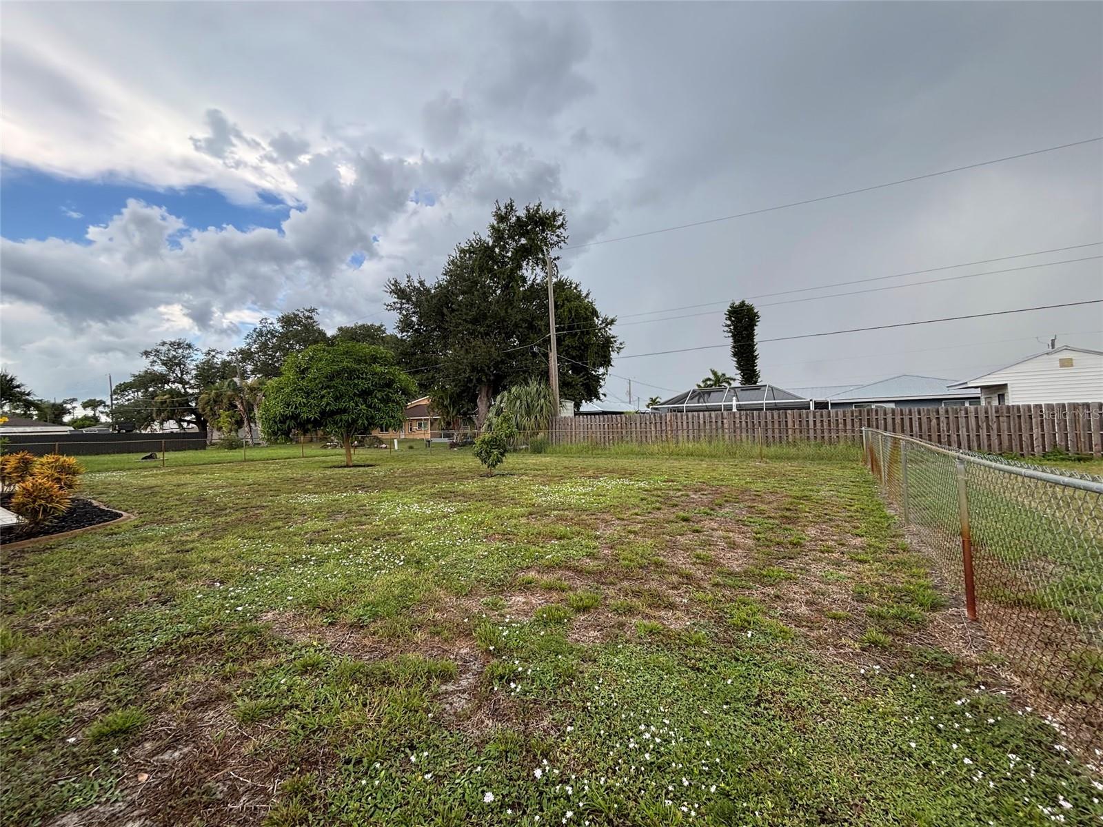 650 Hartford Dr NW, Port Charlotte, FL 33952 — photo 15 of 24