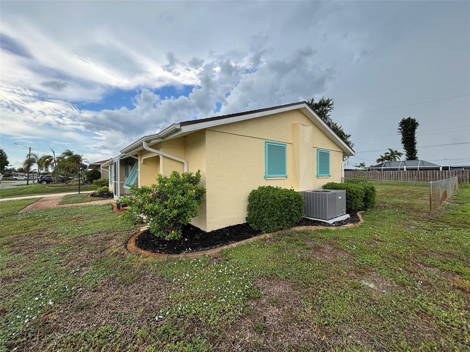 650 Hartford Dr NW, Port Charlotte, FL 33952 — photo 20 of 24