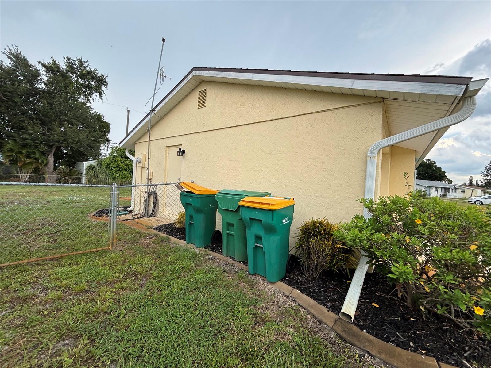 650 Hartford Dr NW, Port Charlotte, FL 33952 — photo 21 of 24
