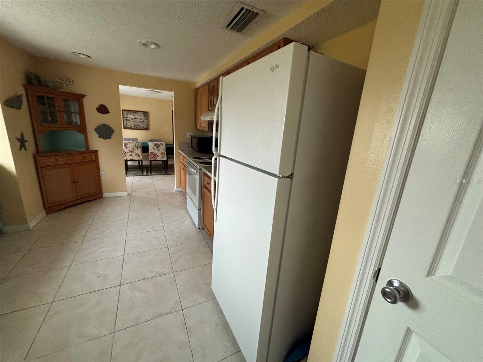 650 Hartford Dr NW, Port Charlotte, FL 33952 — photo 4 of 24