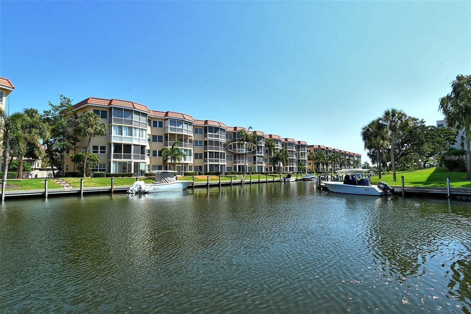 1300 N Portofino Dr #305, Sarasota, FL 34242 — photo 29 of 68
