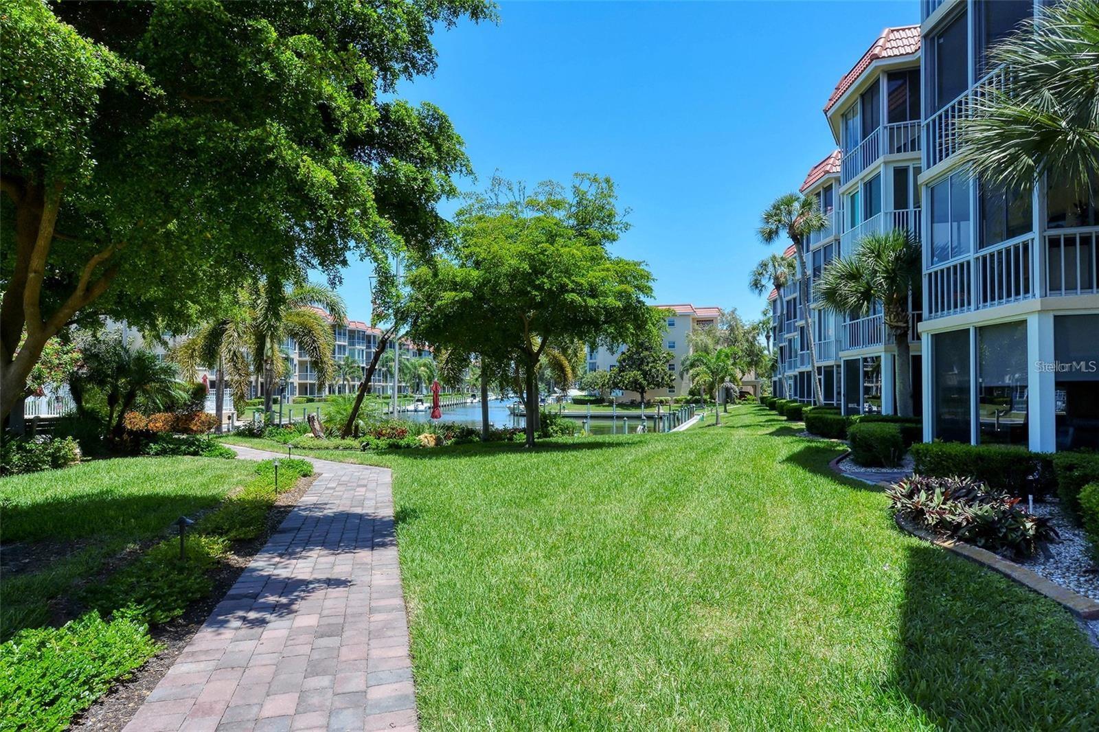 1300 N Portofino Dr #305, Sarasota, FL 34242 — photo 33 of 68