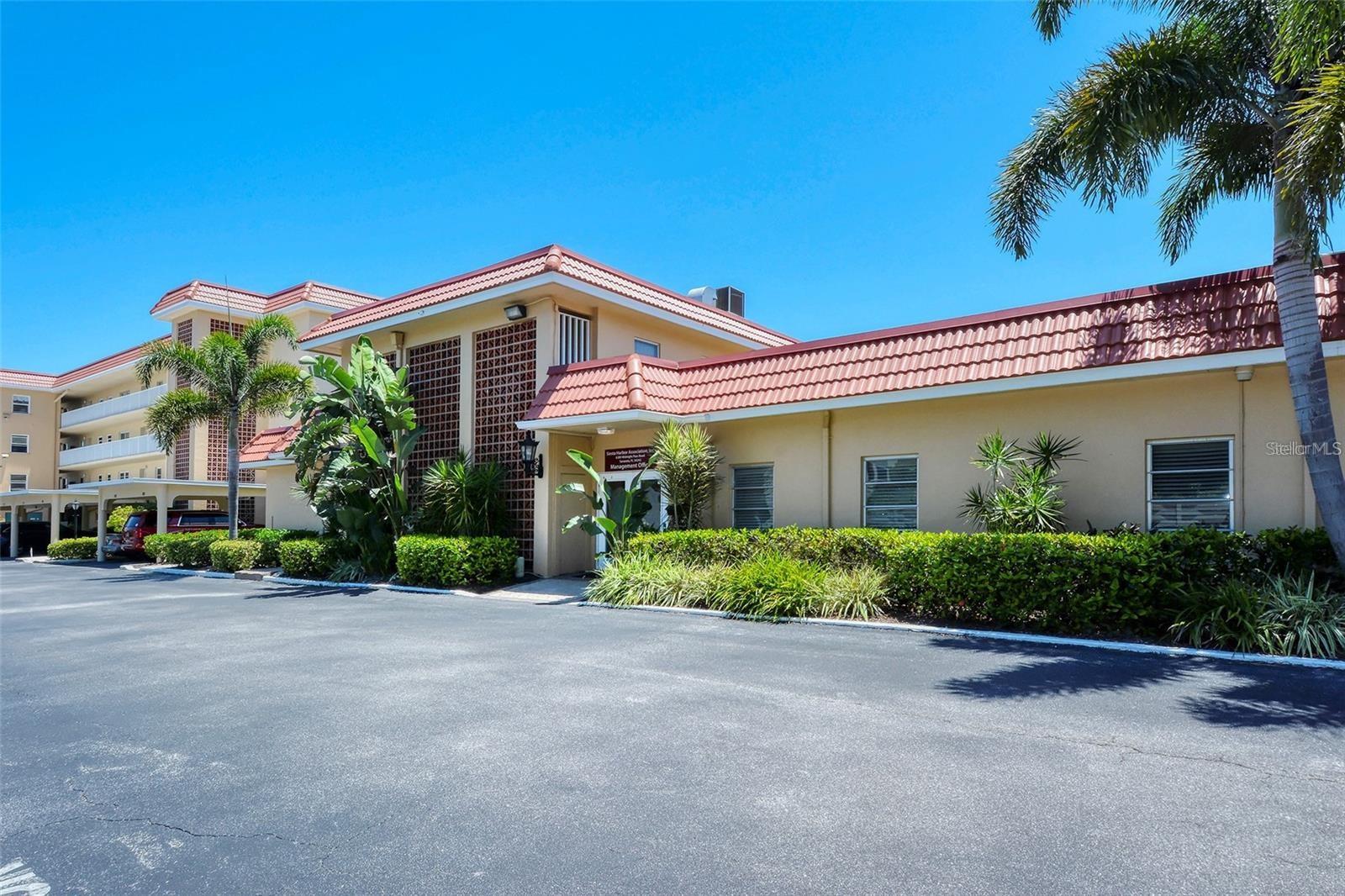 1300 N Portofino Dr #305, Sarasota, FL 34242 — photo 37 of 68