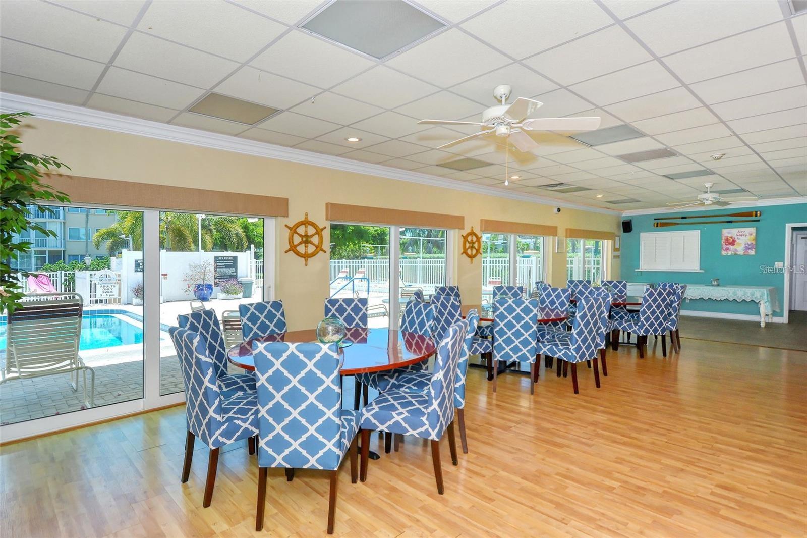 1300 N Portofino Dr #305, Sarasota, FL 34242 — photo 38 of 68