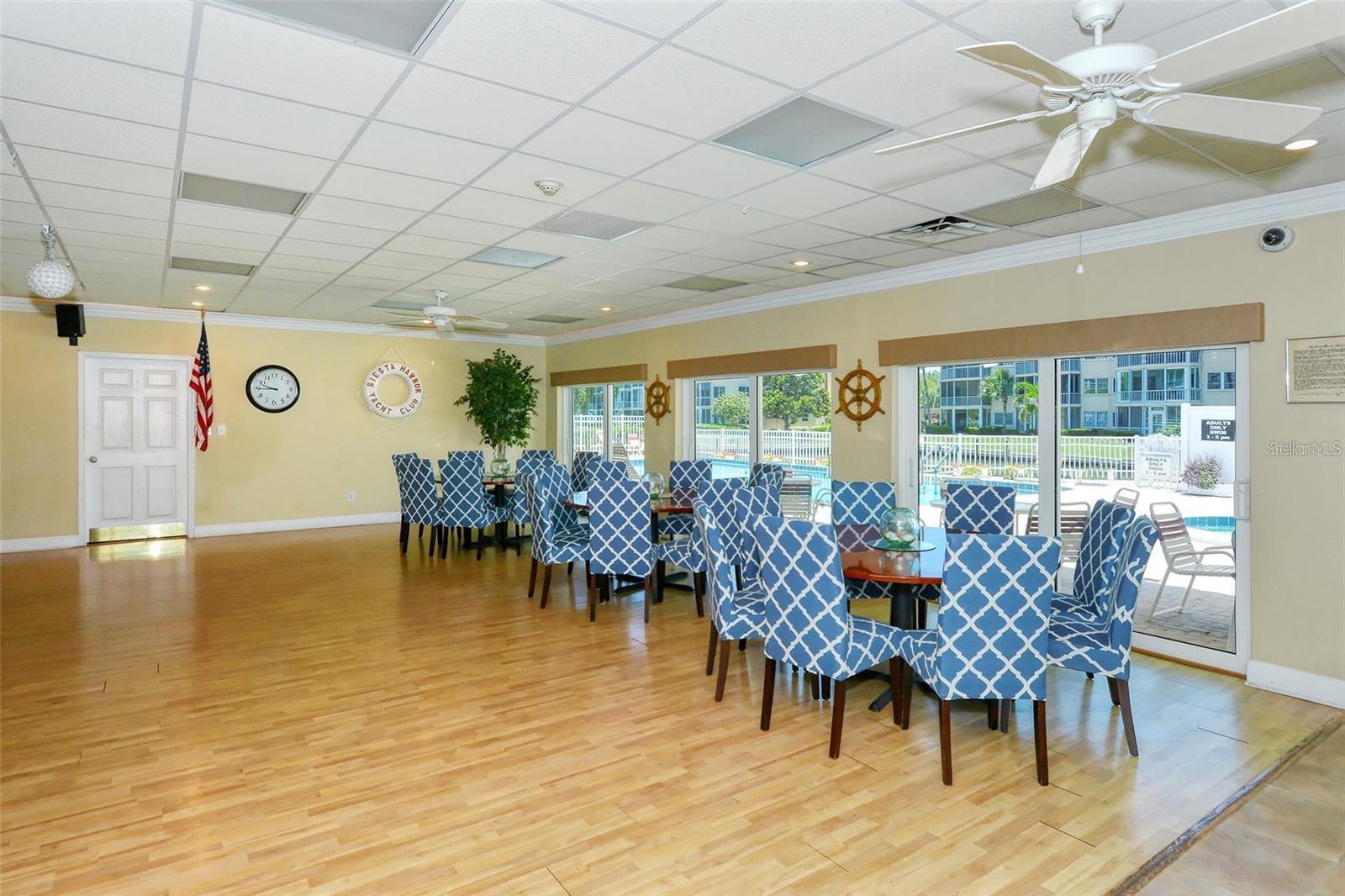 1300 N Portofino Dr #305, Sarasota, FL 34242 — photo 39 of 68