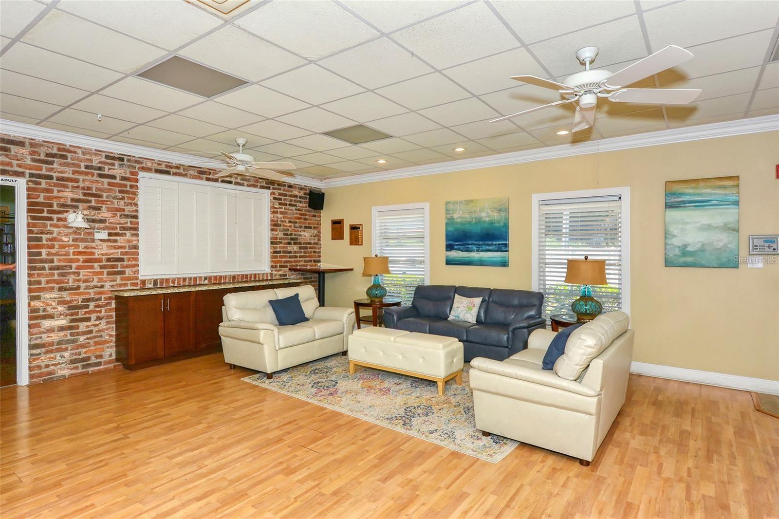1300 N Portofino Dr #305, Sarasota, FL 34242 — photo 40 of 68