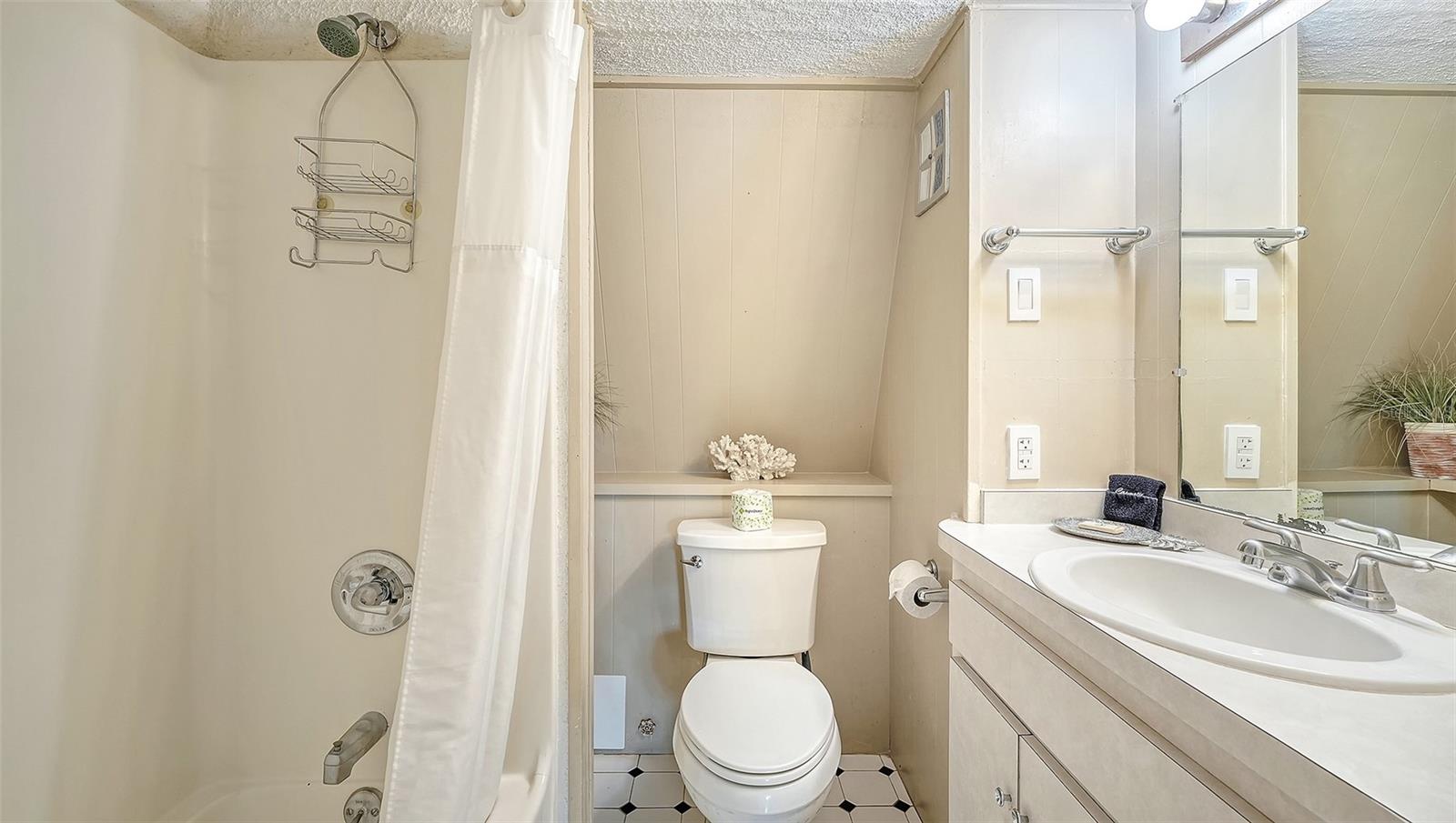 3453 Gulf of Mexico Dr #200, Longboat Key, FL 34228 — photo 15 of 30