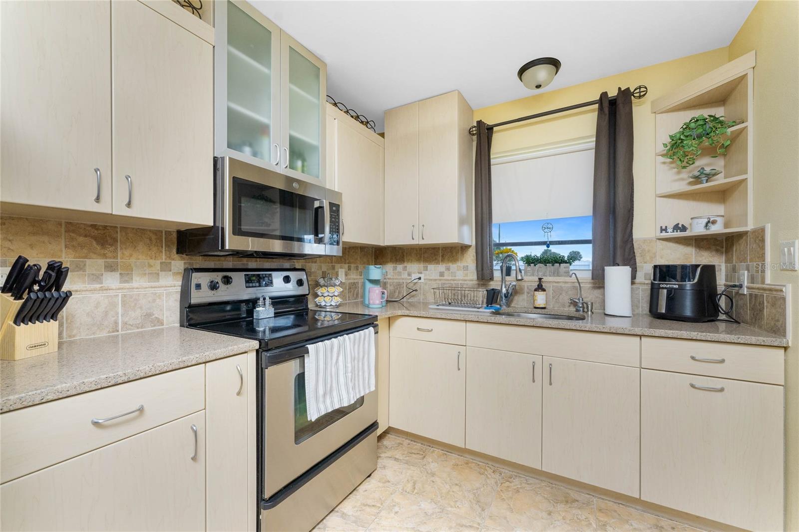 4568 Grobe St, North Port, FL 34287 — photo 10 of 40