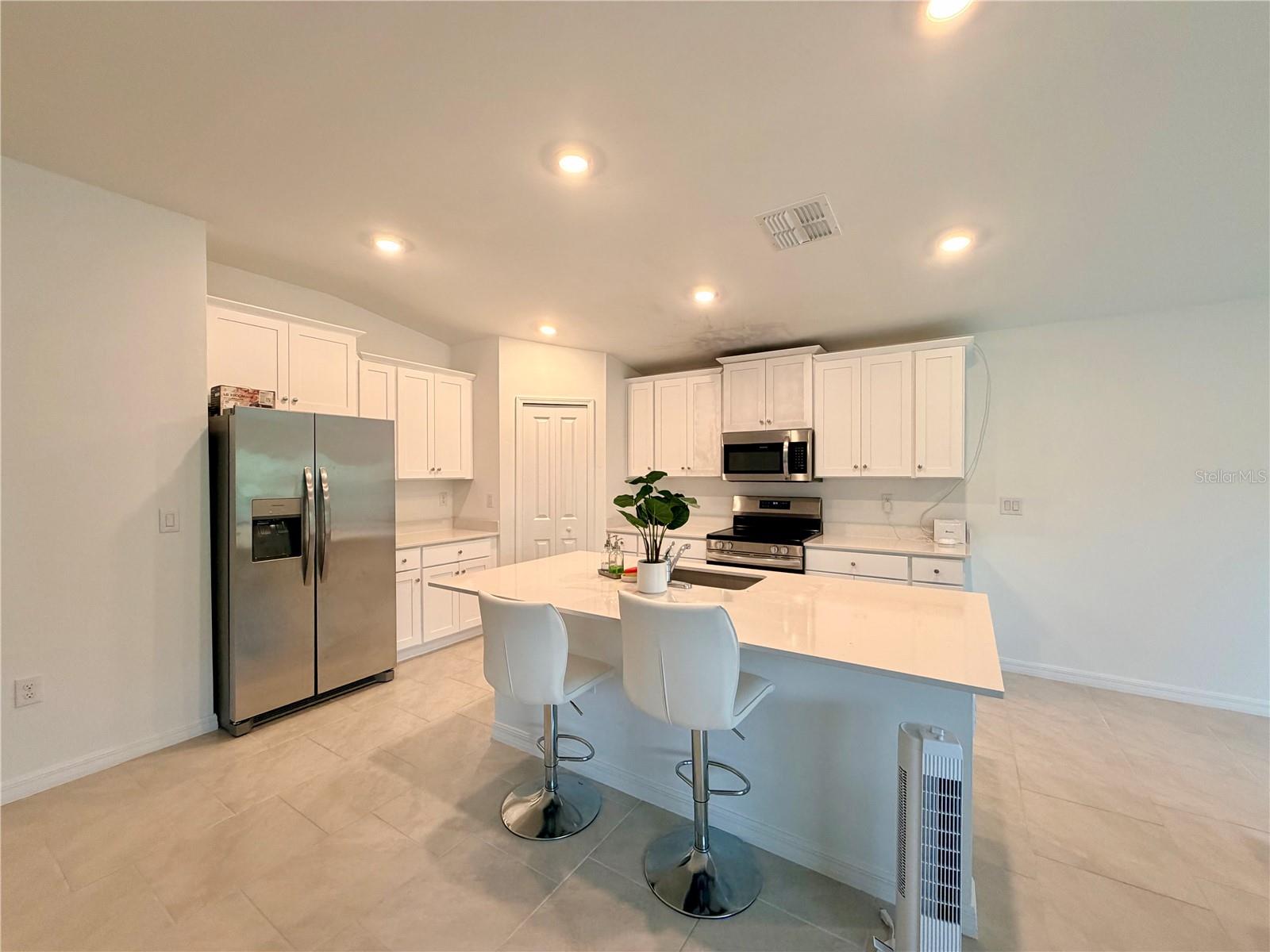 1026 Dewhurst St, Port Charlotte, FL 33952 — photo 4 of 17