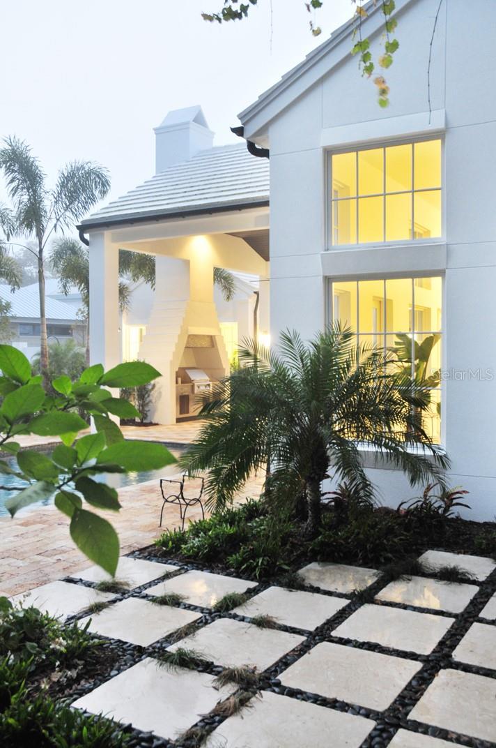 1740 S Orange Ave, Sarasota, FL 34239 — photo 9 of 10