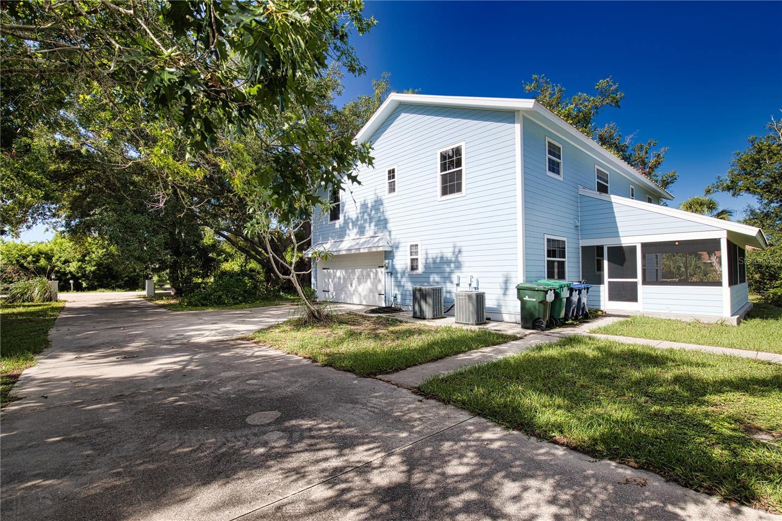 916 Bayshore Dr, Englewood, FL 34223 — photo 12 of 96