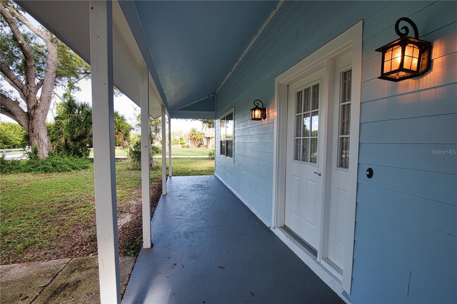 916 Bayshore Dr, Englewood, FL 34223 — photo 17 of 96