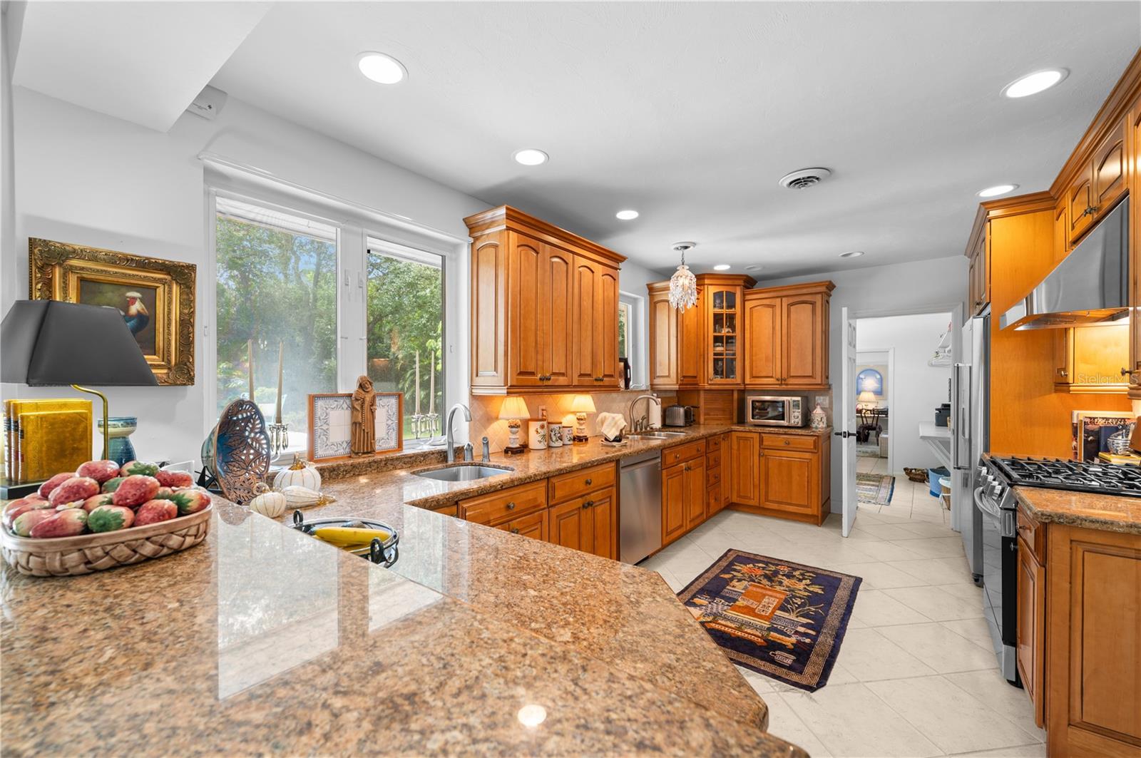 1722 North Dr, Sarasota, FL 34239 — photo 12 of 40
