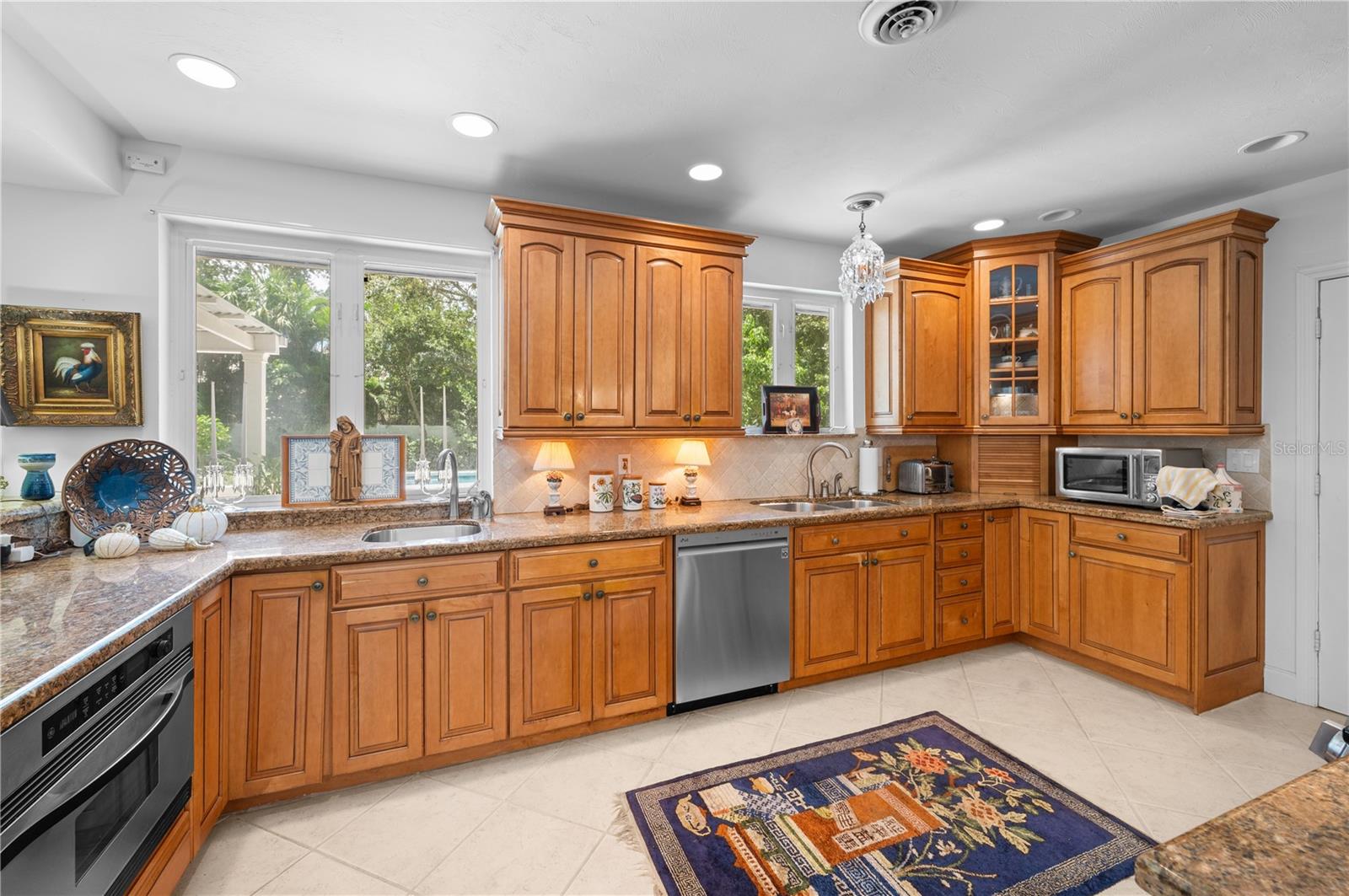 1722 North Dr, Sarasota, FL 34239 — photo 13 of 40