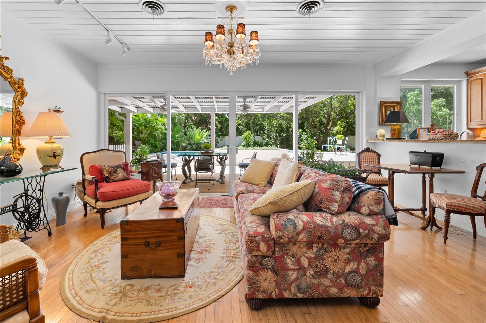 1722 North Dr, Sarasota, FL 34239 — photo 16 of 40