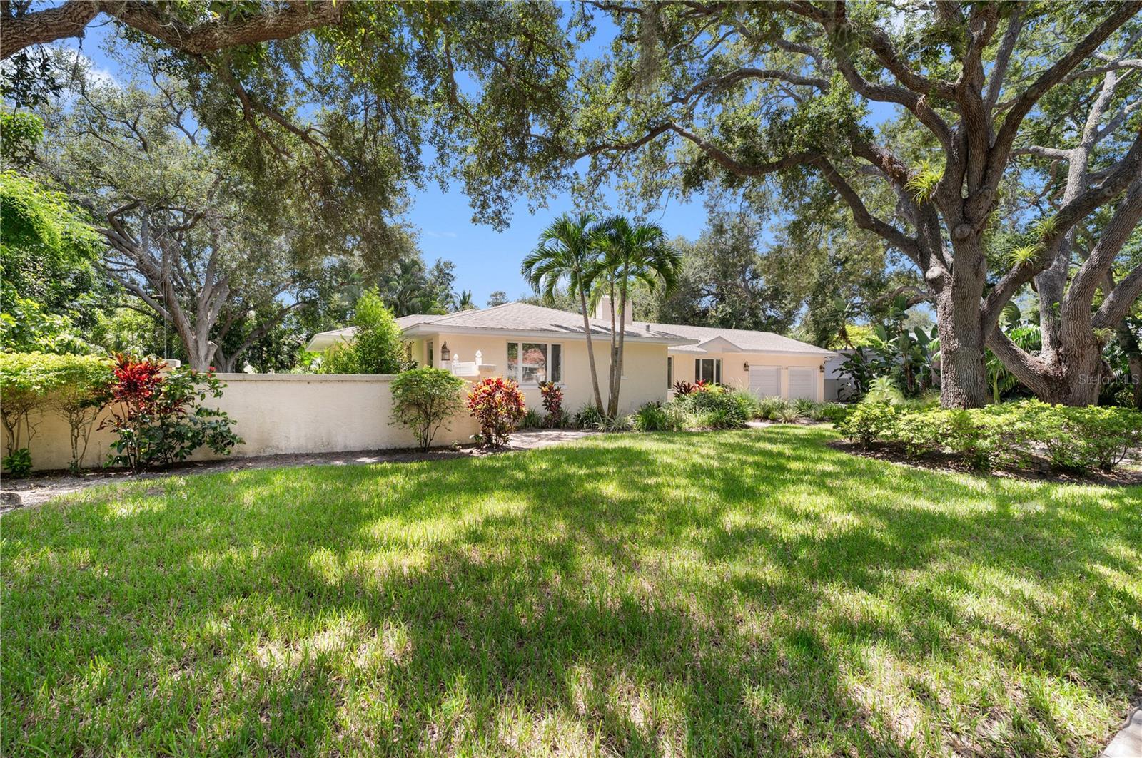 1722 North Dr, Sarasota, FL 34239 — photo 4 of 40